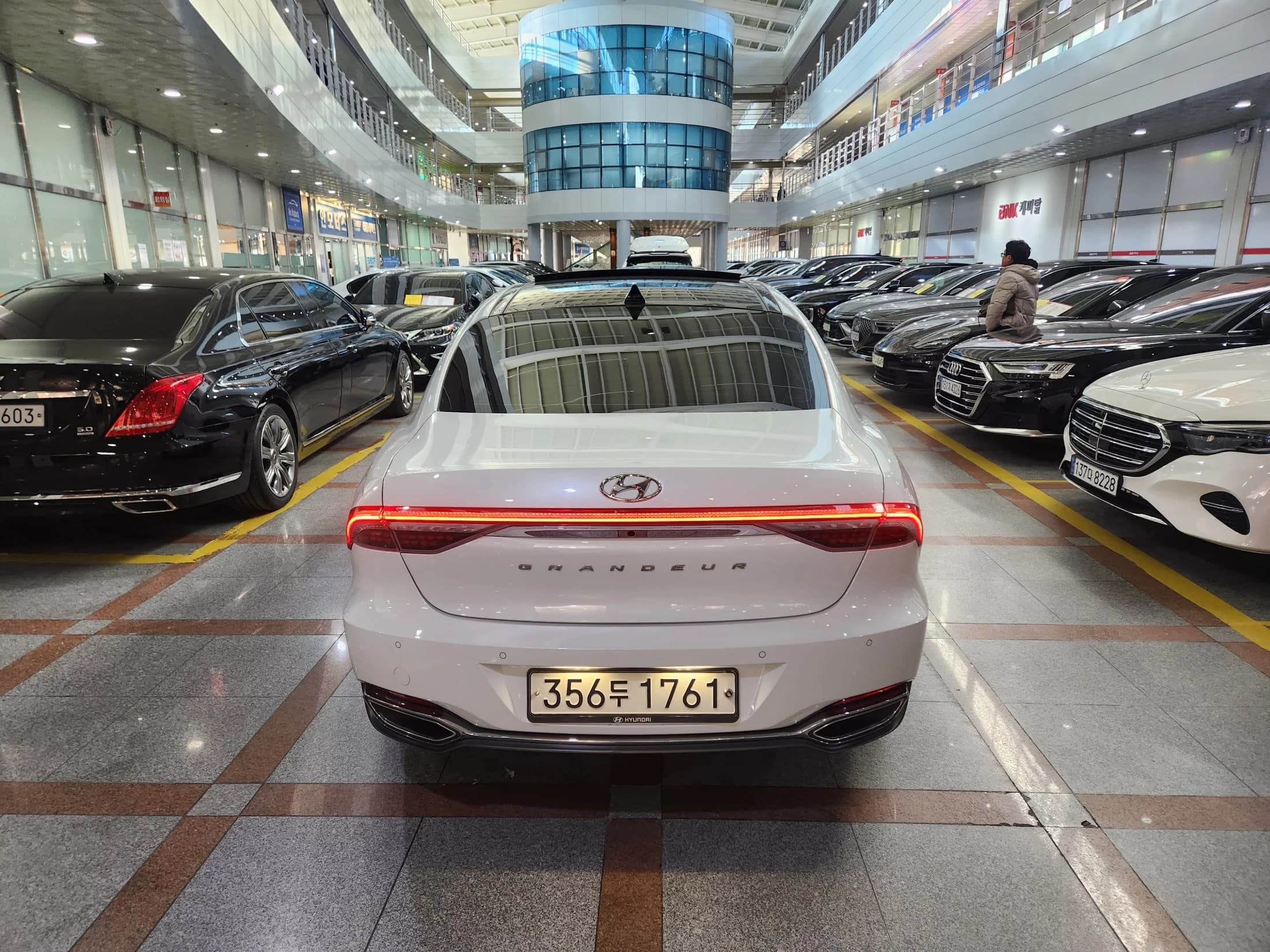 Hyundai Grandeur 3.0 LPi Rent Car Exclusive, 2021 г. 63415 км. — фото 4