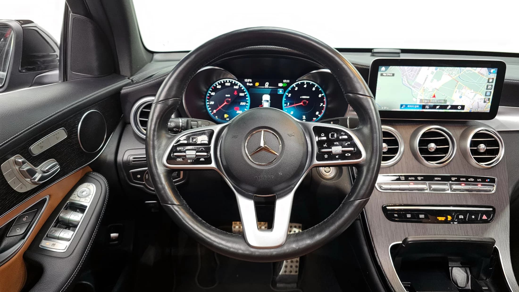 Mercedes-Benz GLC-Class GLC300 4MATIC, 2022 г. 49127 км. — фото 13