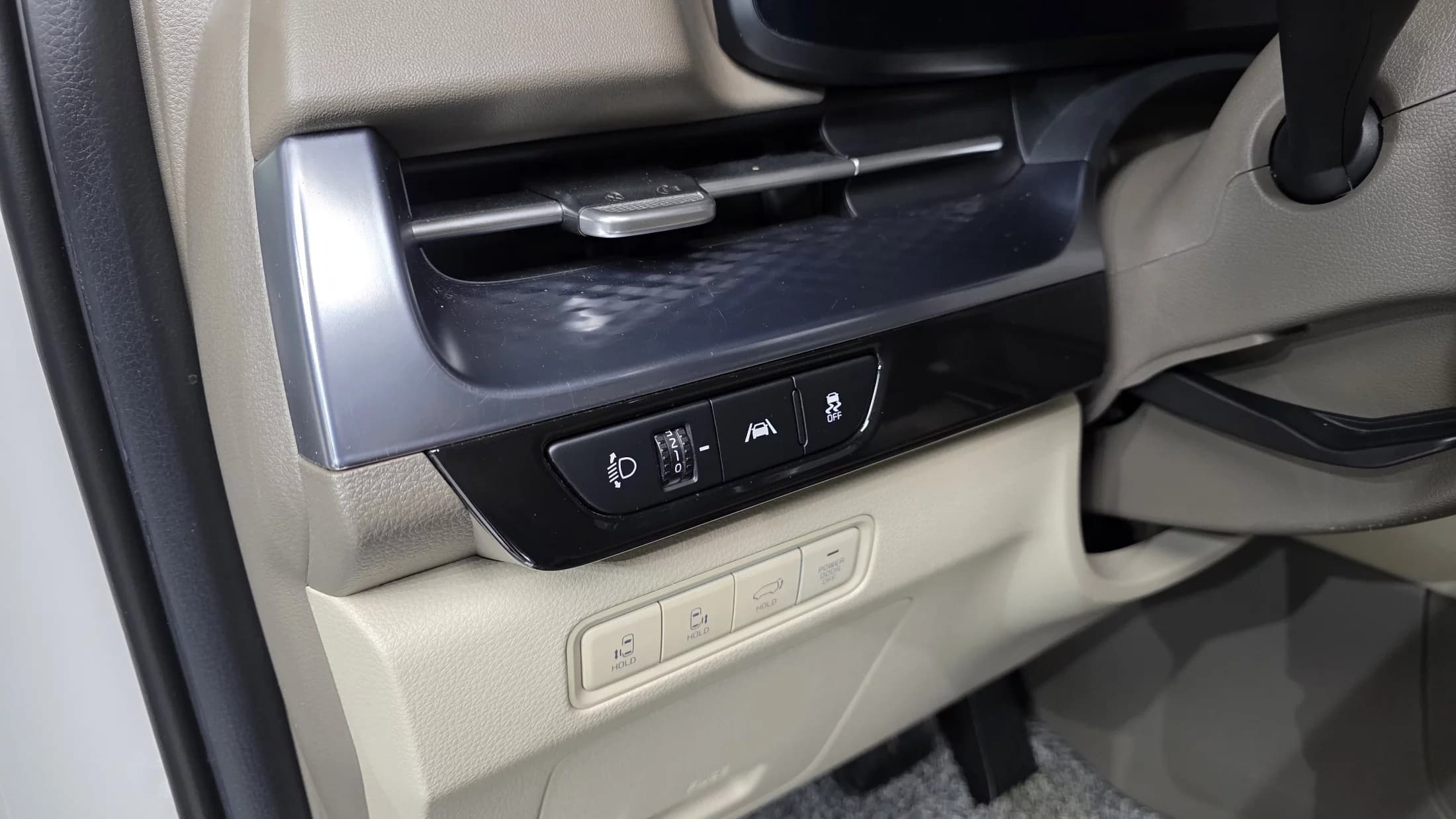 Kia Carnival Gasoline 9-Seater Hi-Limousine Signature, 2023 г. 58680 км. — фото 13