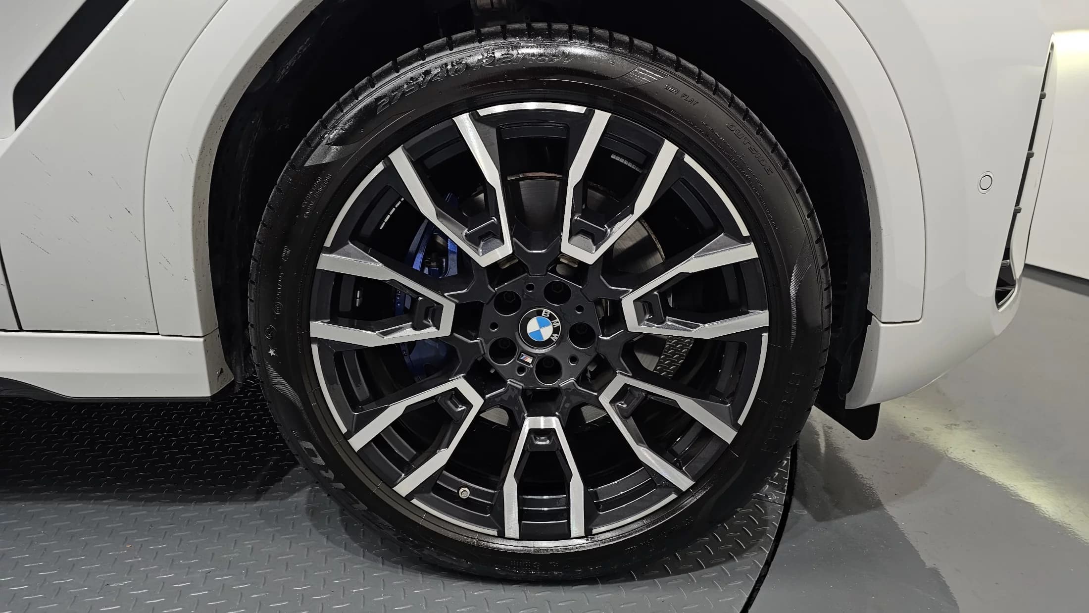 BMW X6 xDrive40i M Sport, 2024 г. 18486 км. — фото 5