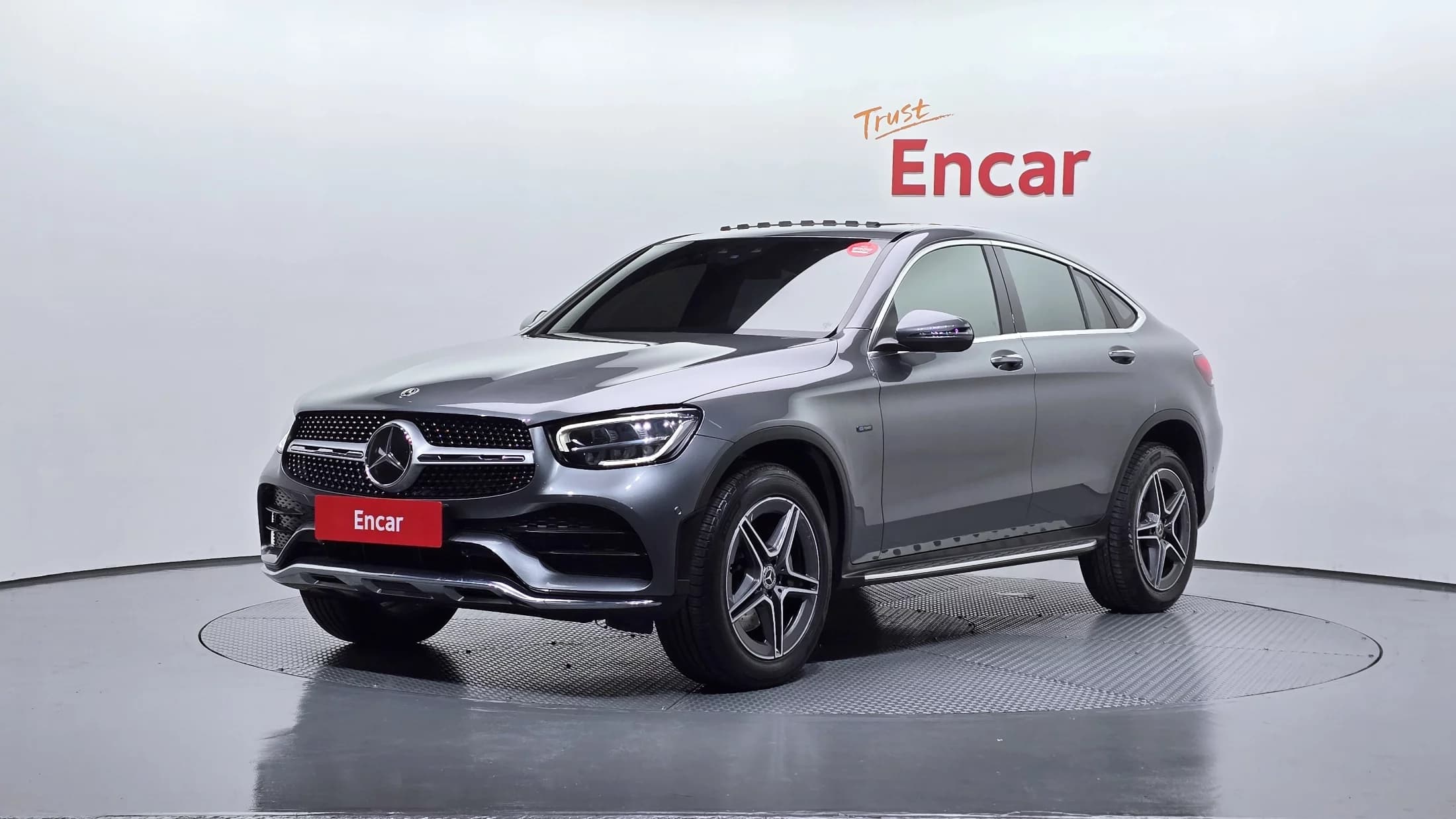 Mercedes-Benz GLC-Class GLC300e 4MATIC Coupe, гибрид, 2021 г. 50023 км.