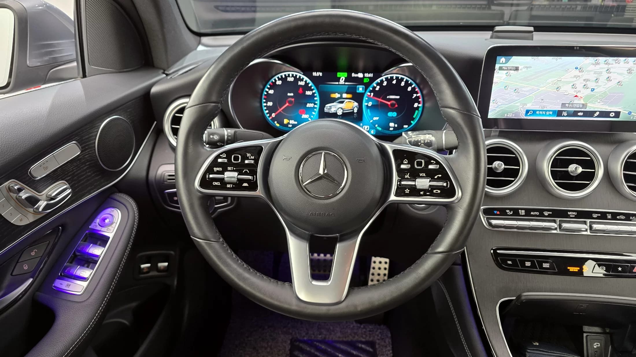 Mercedes-Benz GLC-Class GLC300e 4MATIC Coupe, гибрид, 2021 г. 50023 км. — фото 14