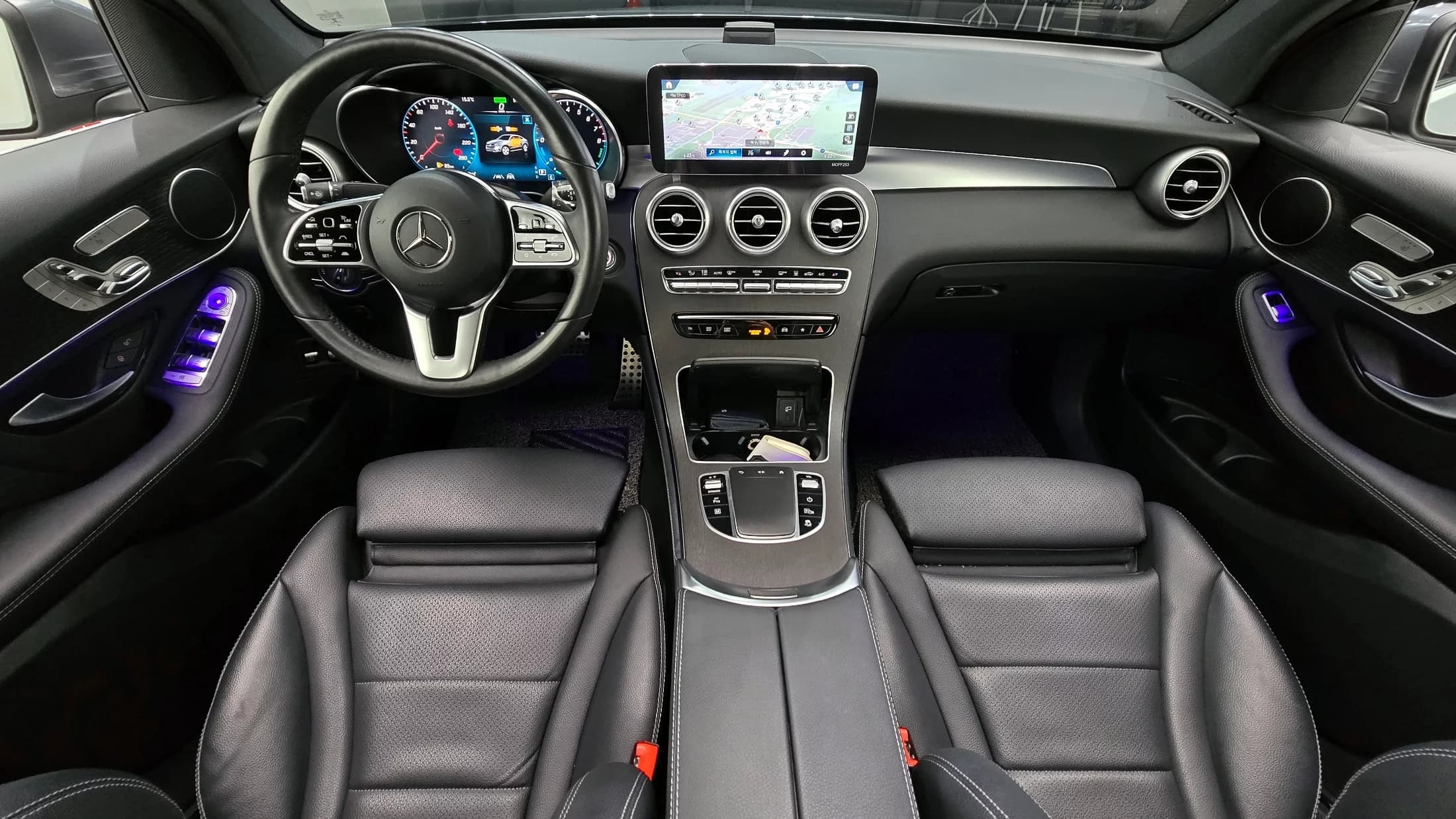 Mercedes-Benz GLC-Class GLC300e 4MATIC Coupe, гибрид, 2021 г. 50023 км. — фото 7