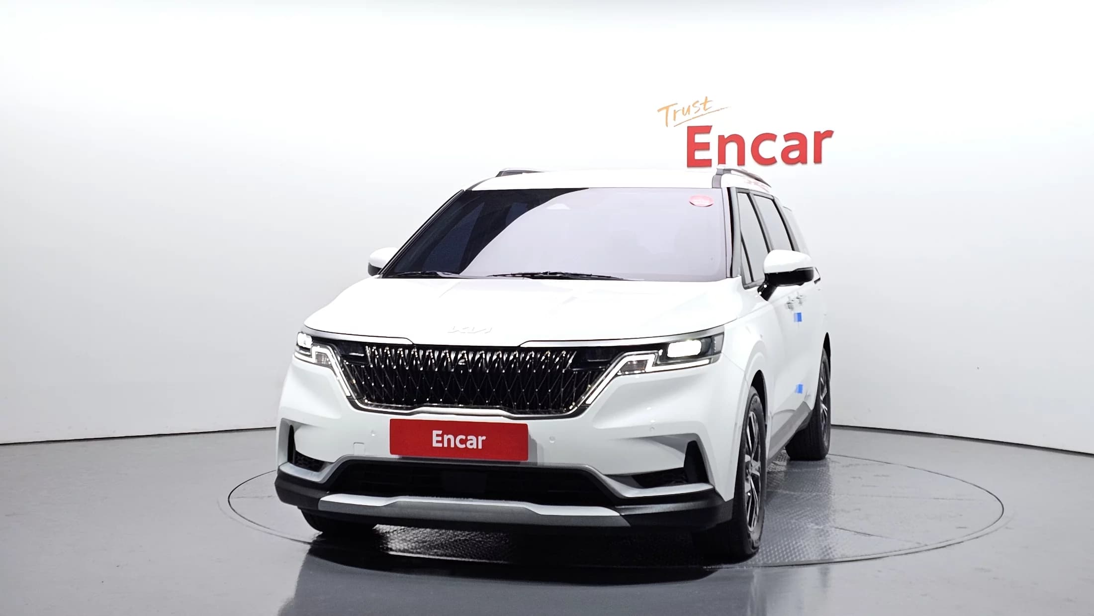 Kia Carnival 9-Seater Prestige, 2023 г. 37260 км. — фото 3