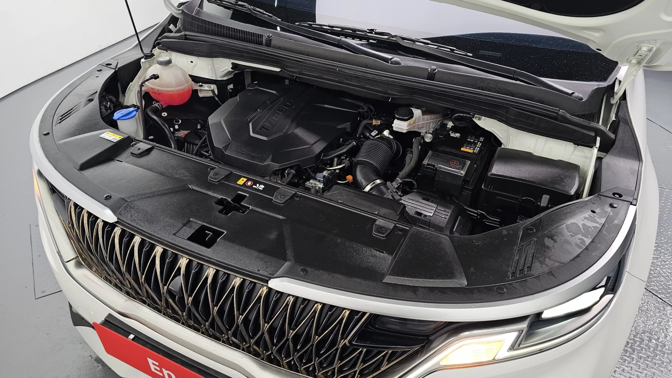 Kia Carnival 9-Seater Prestige, 2023 г. 37260 км. — фото 6