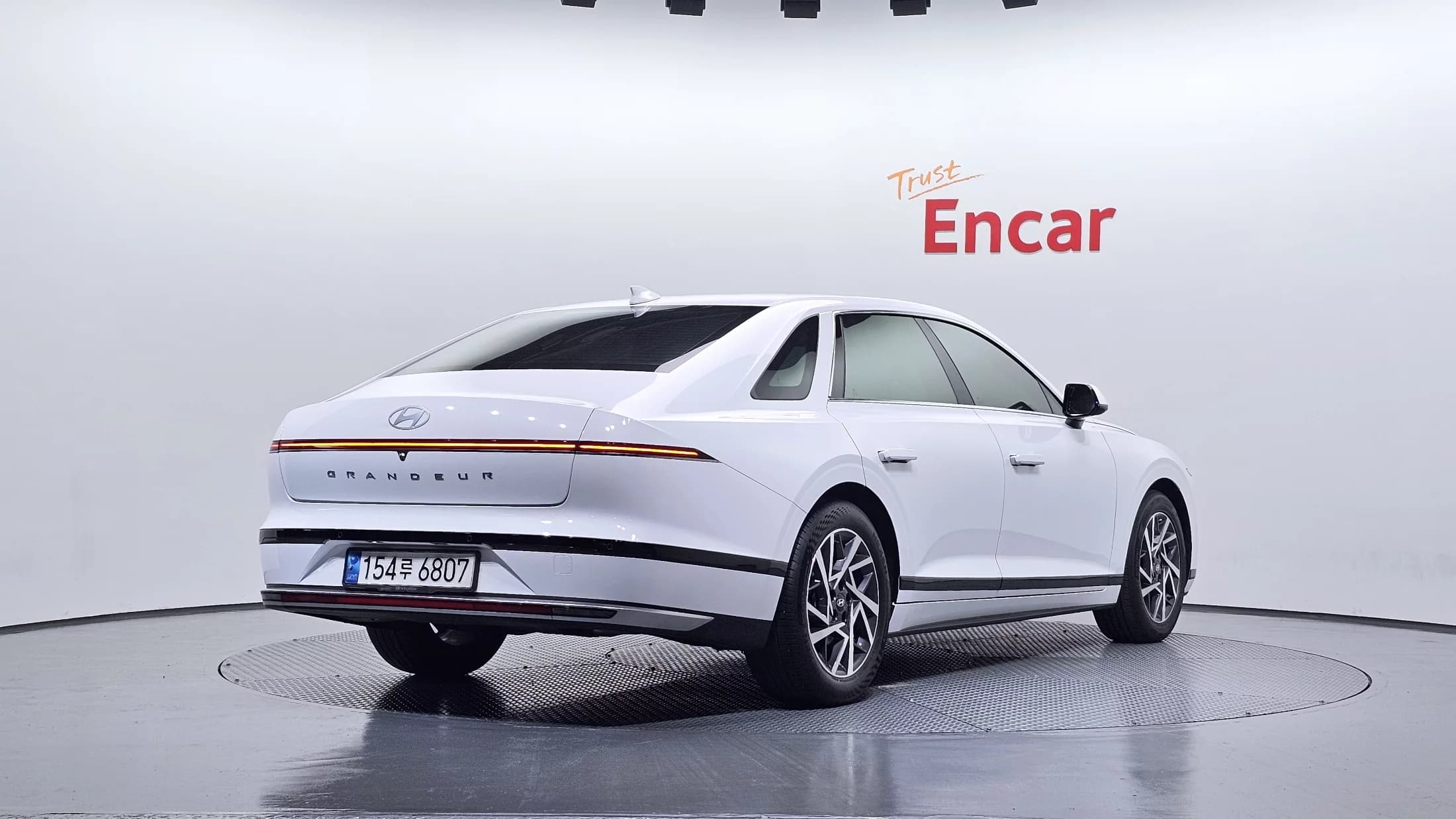 Hyundai Grandeur 2,5 Gasoline 2WD Premium, 2023 г. 55174 км. — фото 2