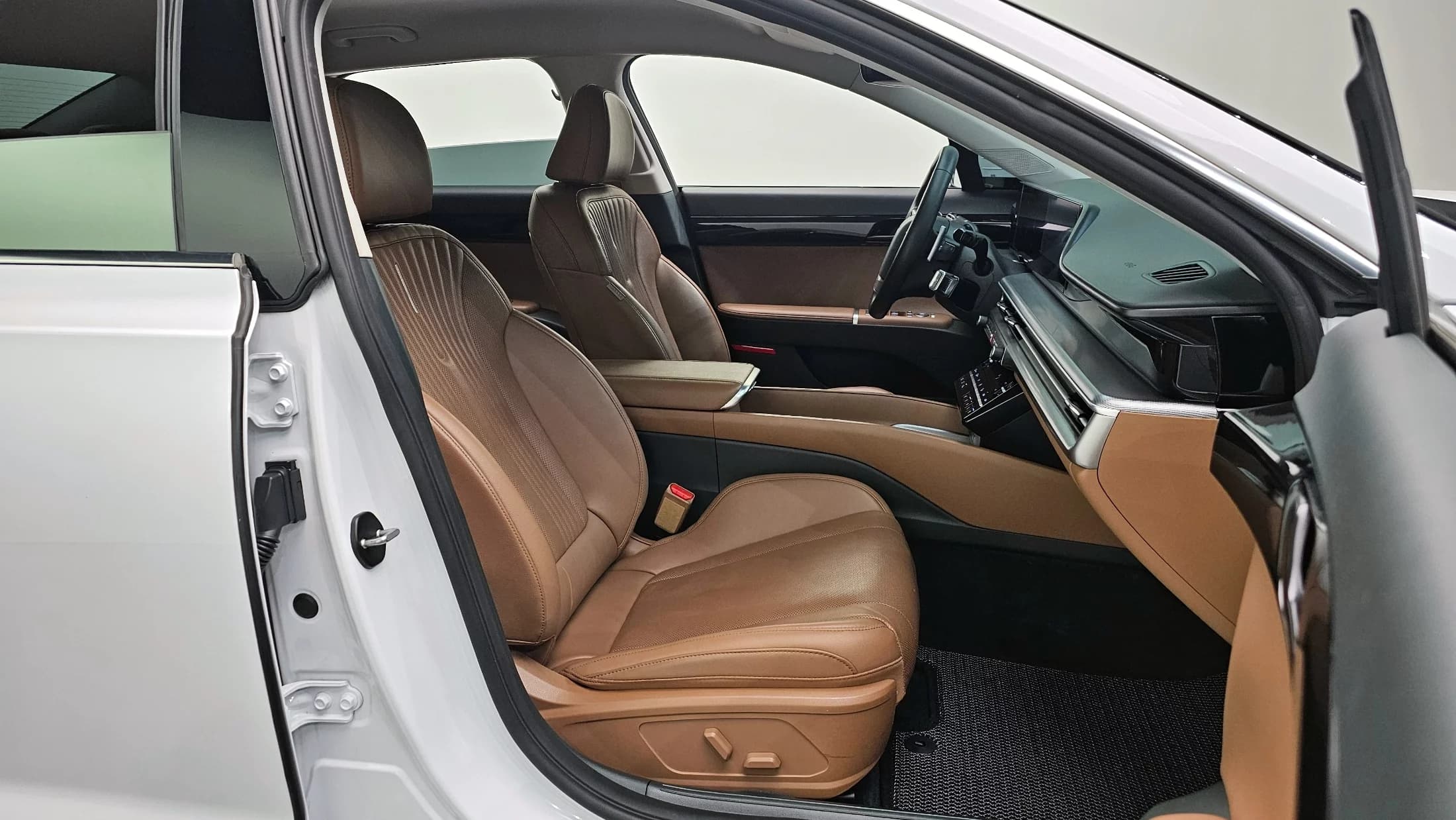 Hyundai Grandeur 2,5 Gasoline 2WD Premium, 2023 г. 55174 км. — фото 10