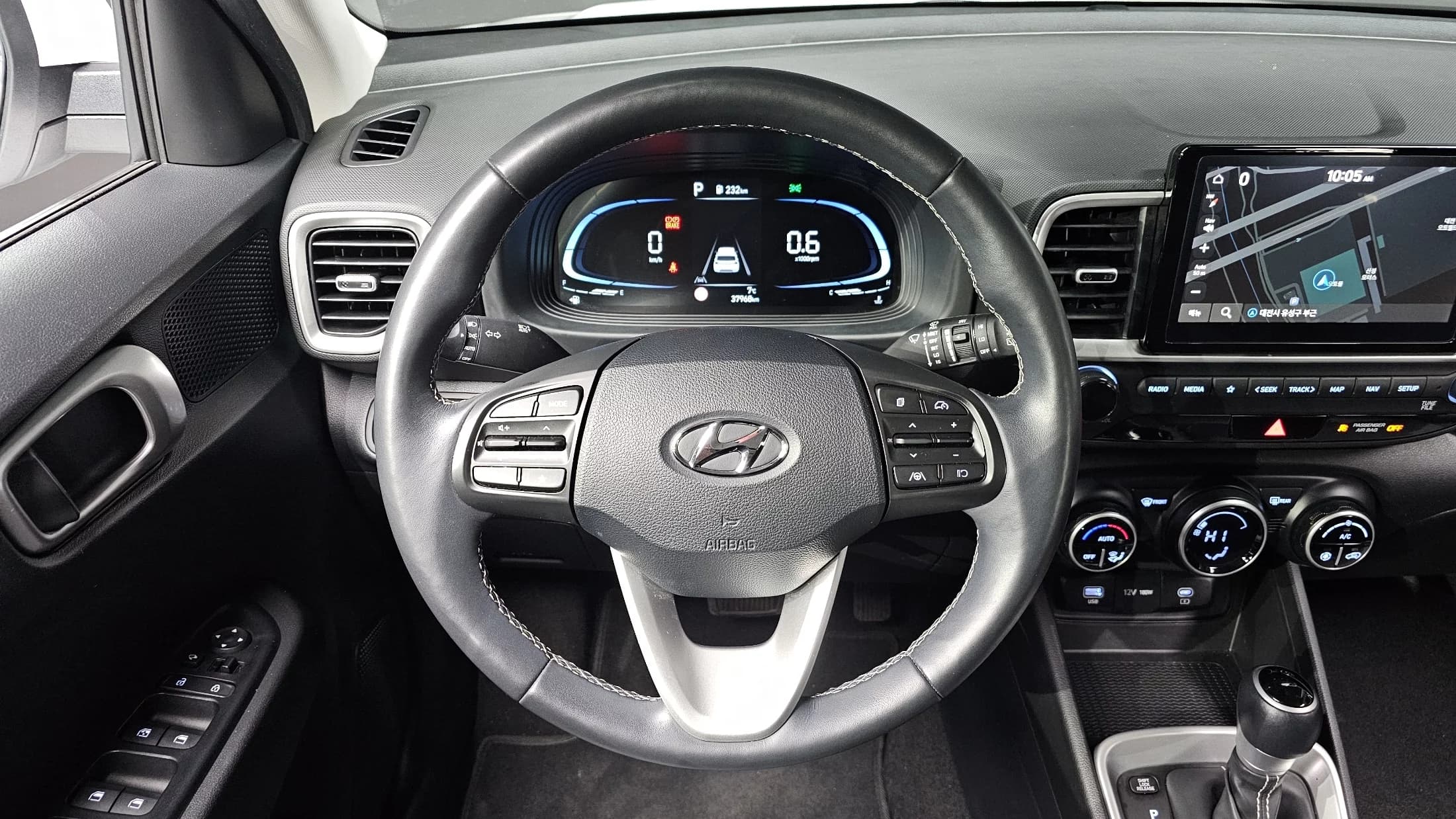 Hyundai Venue 1,6 Premium, 2023 г. 38040 км. — фото 15