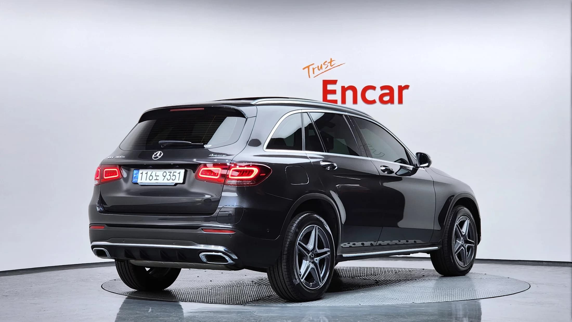 Mercedes-Benz GLC-Class GLC300e 4MATIC, гибрид, 2022 г. 36964 км. — фото 2