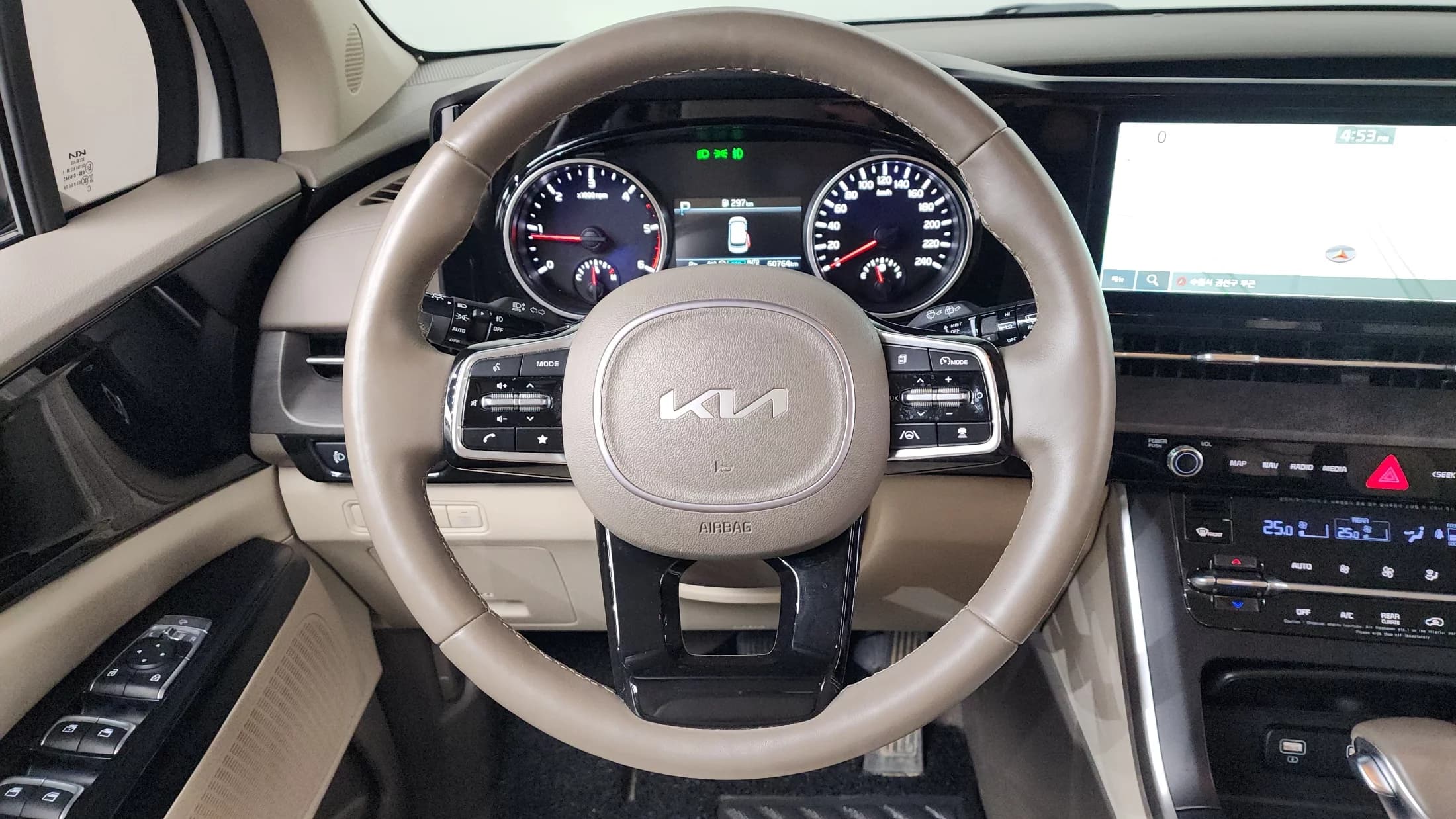 Kia Carnival 9-Seater Prestige, 2022 г. 60855 км. — фото 13