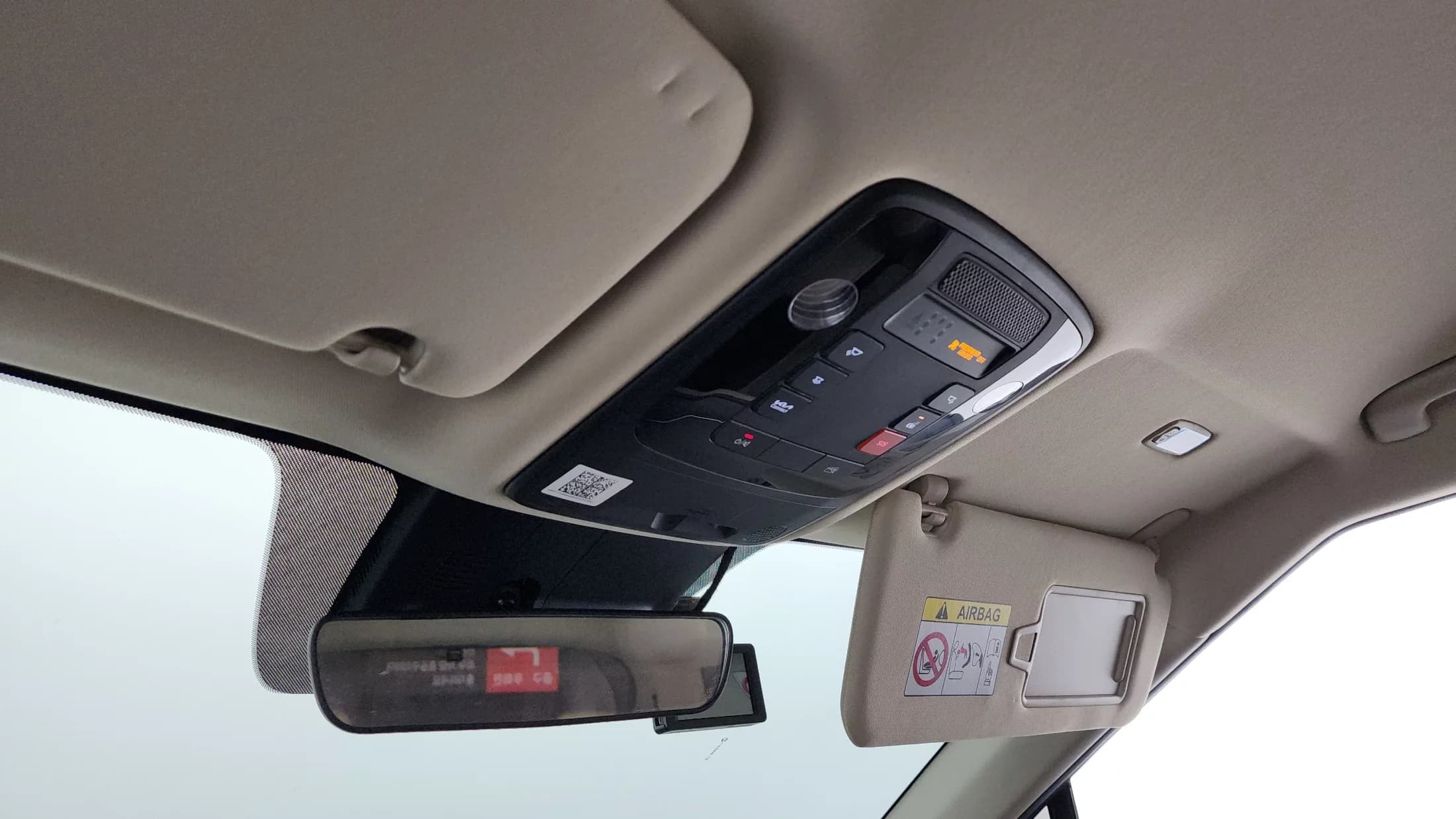 Kia Carnival 9-Seater Prestige, 2022 г. 60855 км. — фото 17