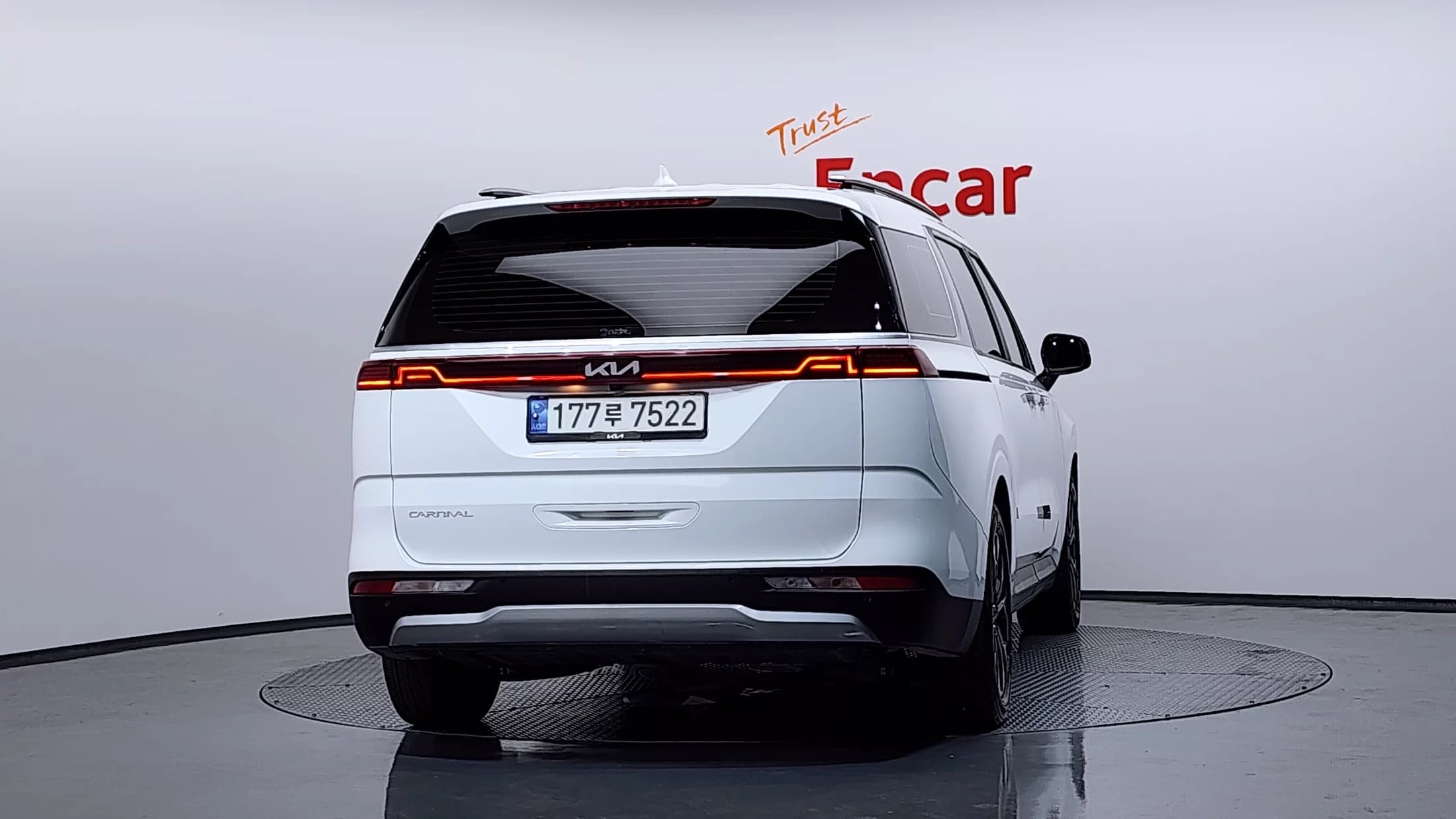 Kia Carnival 9-Seater Prestige, 2022 г. 60855 км. — фото 4