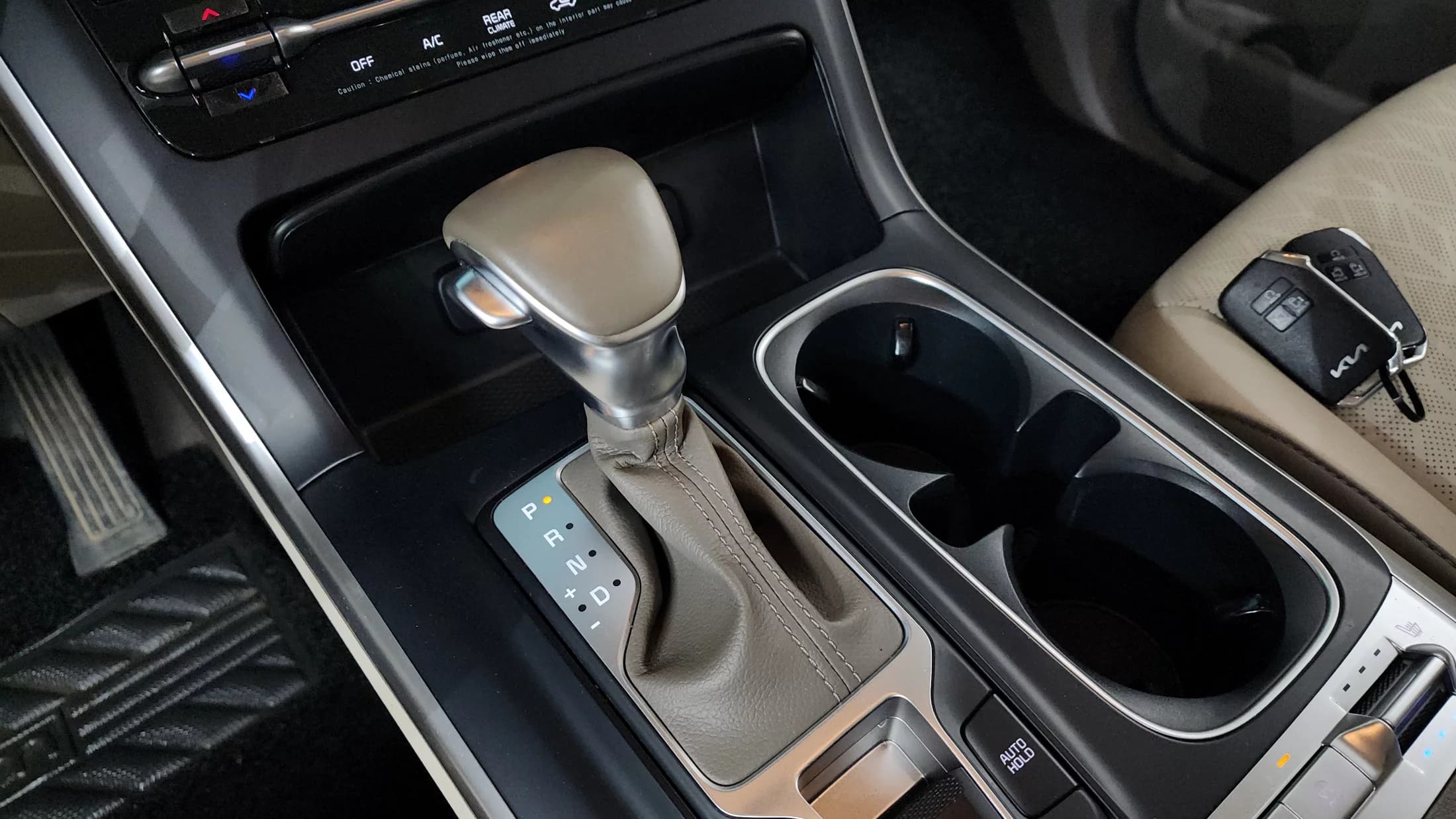 Kia Carnival 9-Seater Prestige, 2022 г. 60855 км. — фото 9