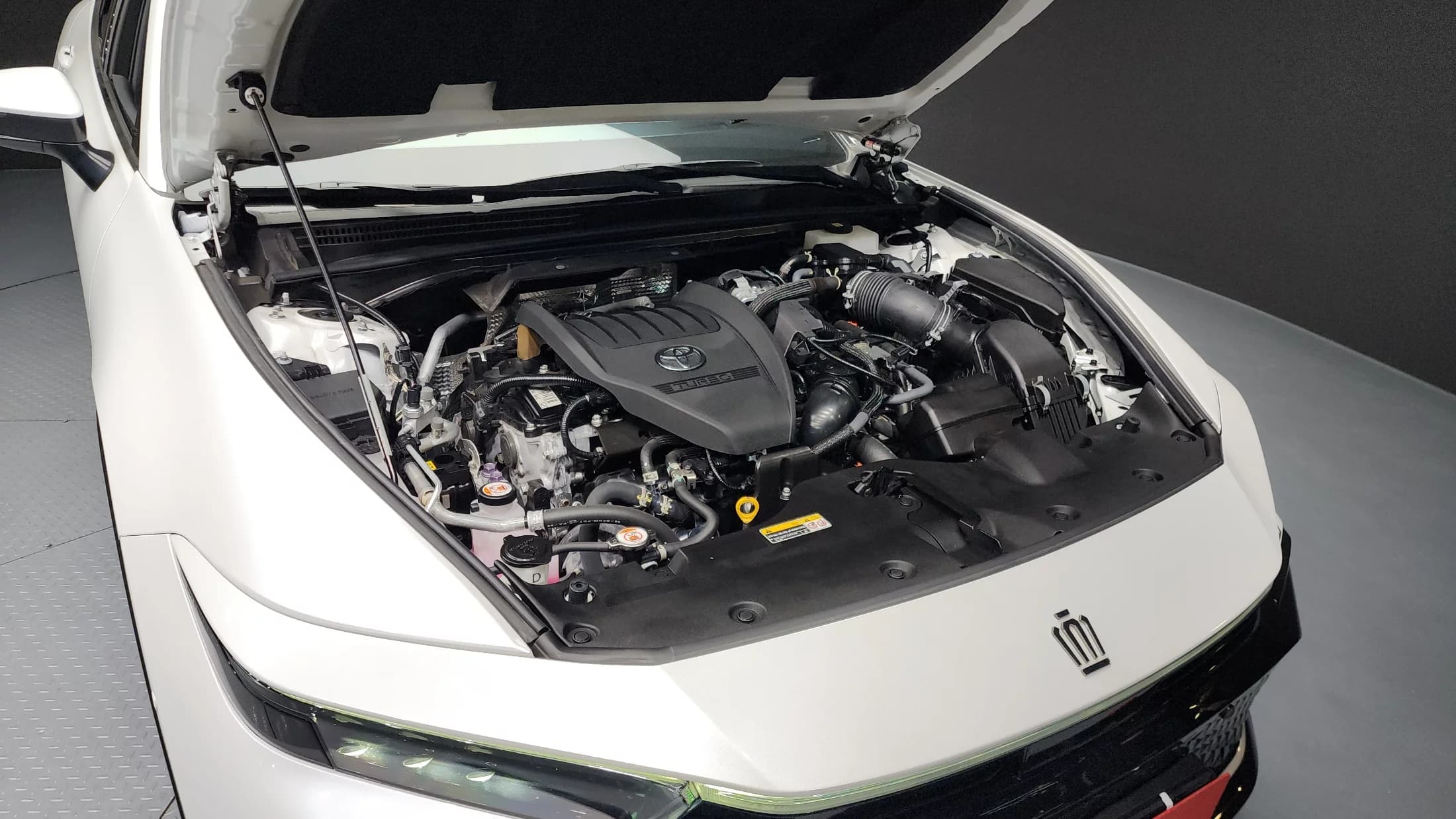 Toyota CROWN 2.4 4WD Dual Boost HYbrid, гибрид, 2023 г. 29490 км. — фото 6