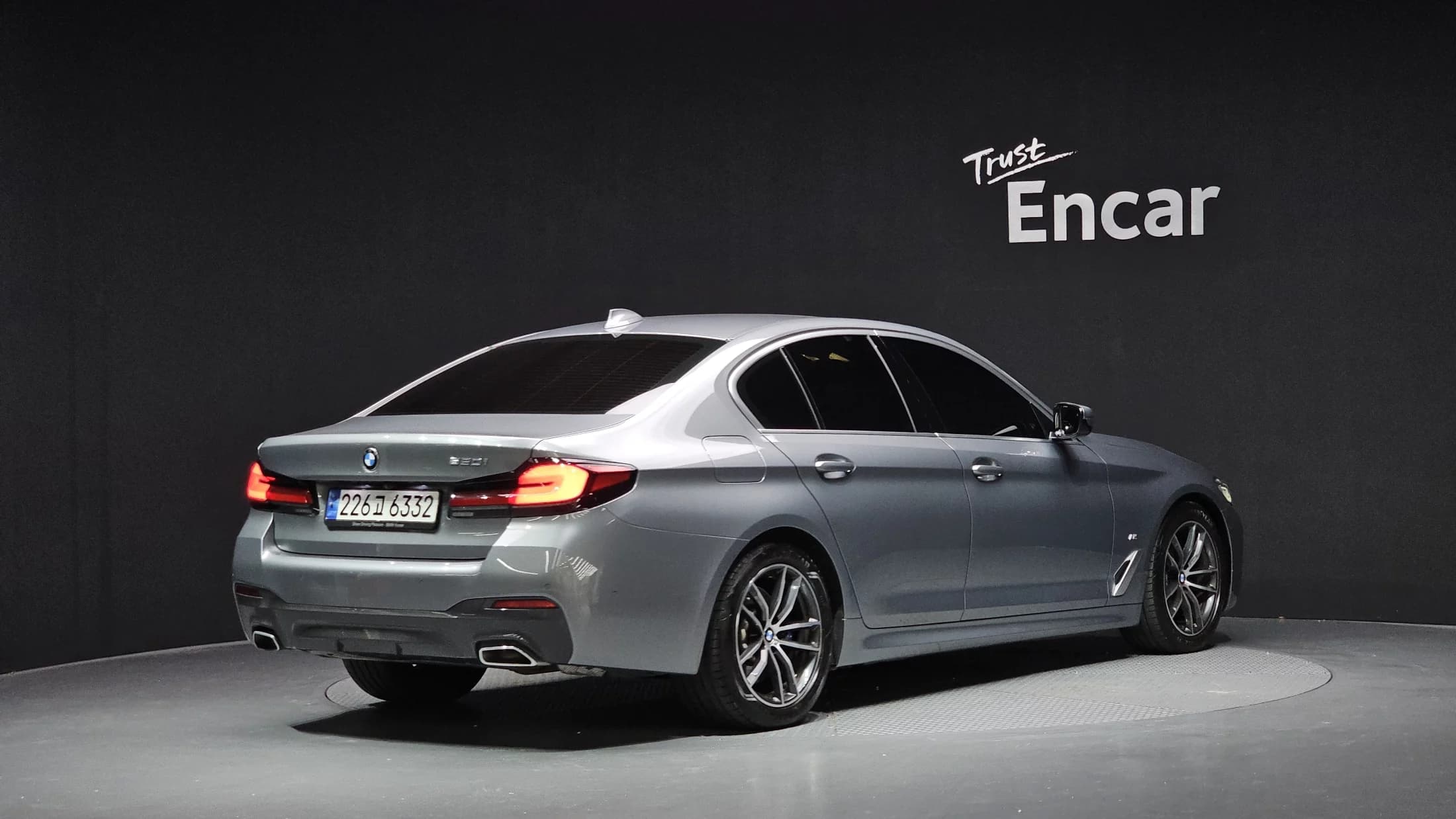 BMW 5-Series 520i M Sport, 2022 г. 27654 км. — фото 2