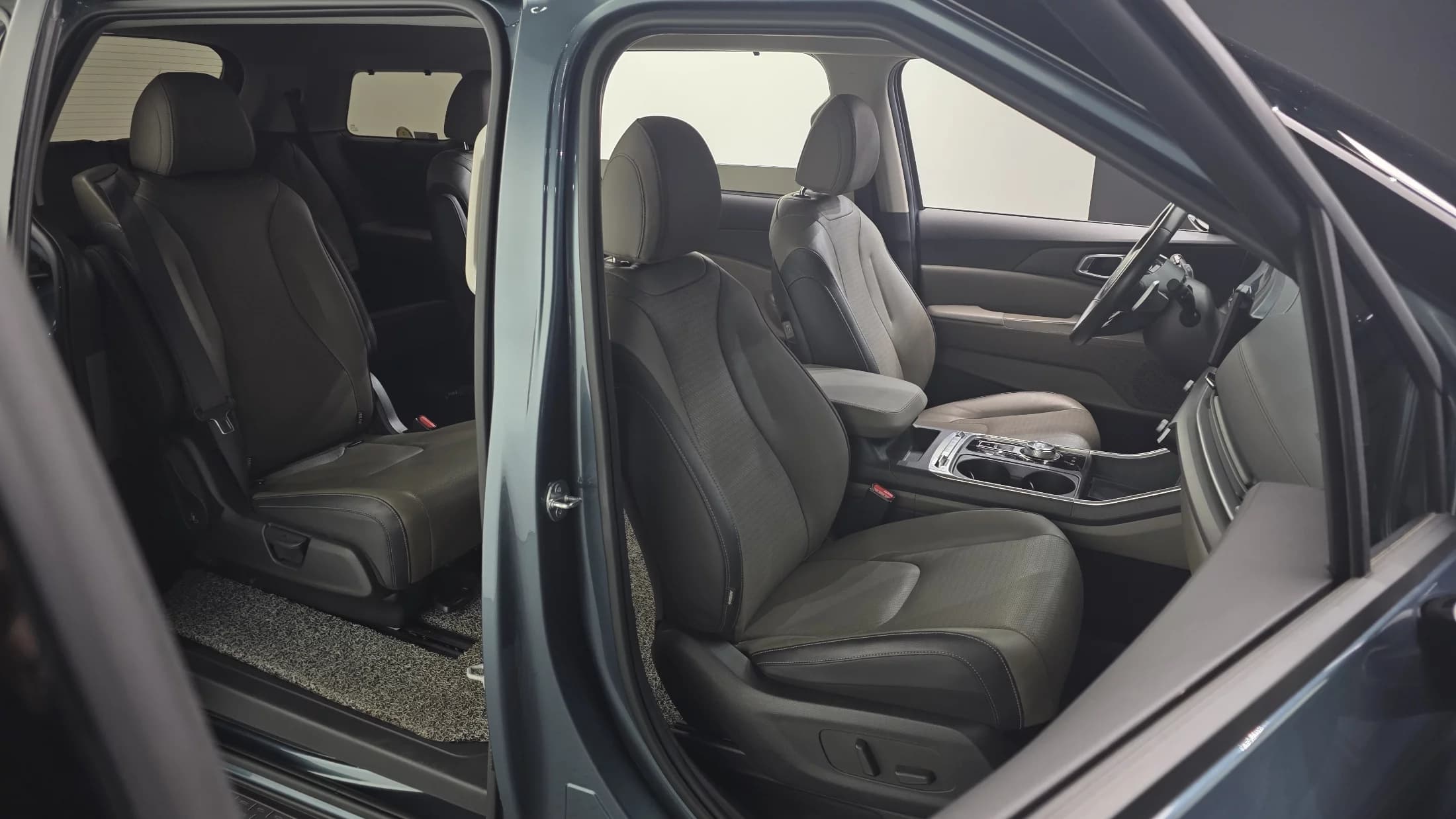 Kia Carnival 7-Seater Outdoor Noblesse, 2024 г. 36189 км. — фото 12
