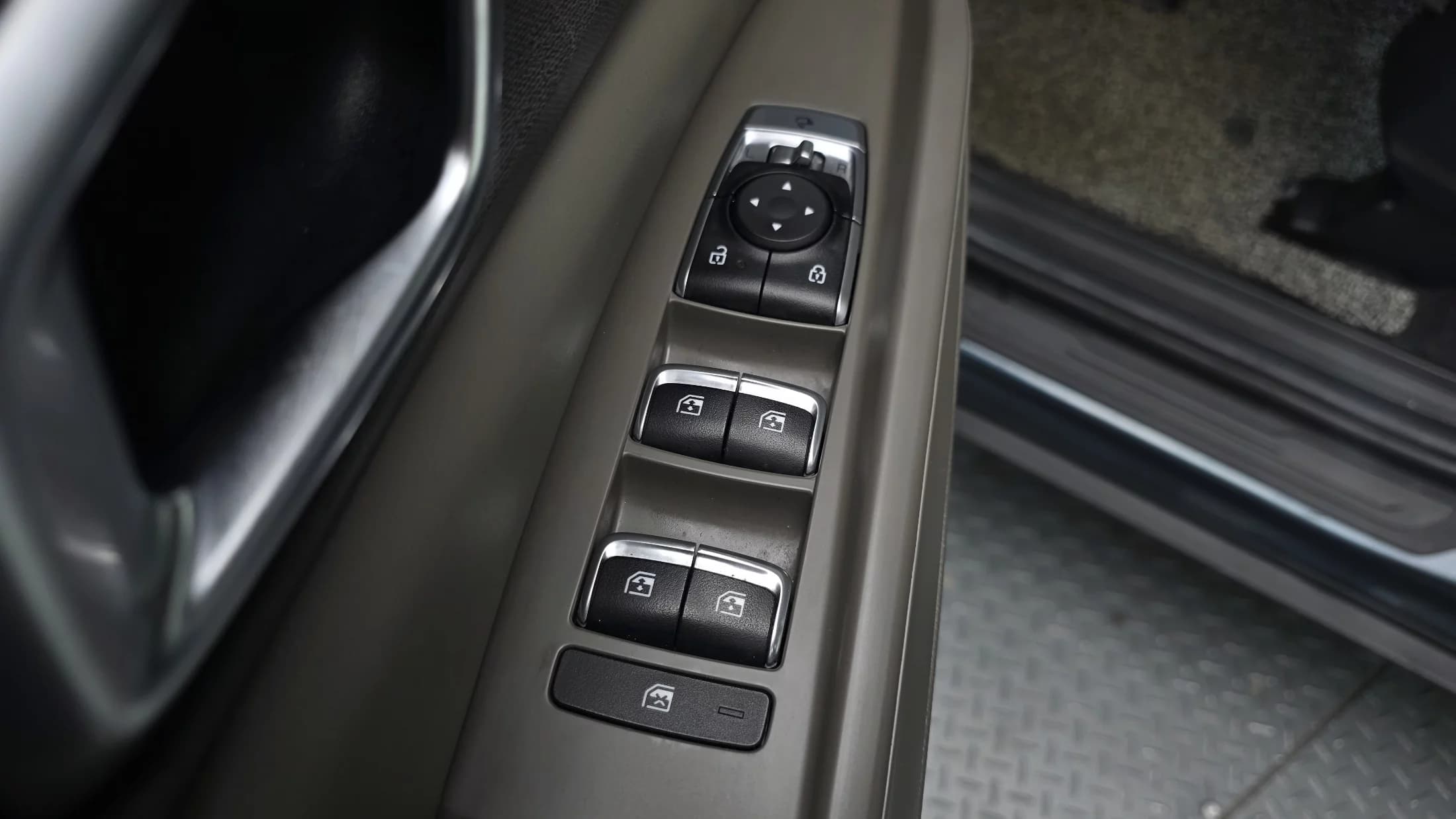 Kia Carnival 7-Seater Outdoor Noblesse, 2024 г. 36189 км. — фото 14