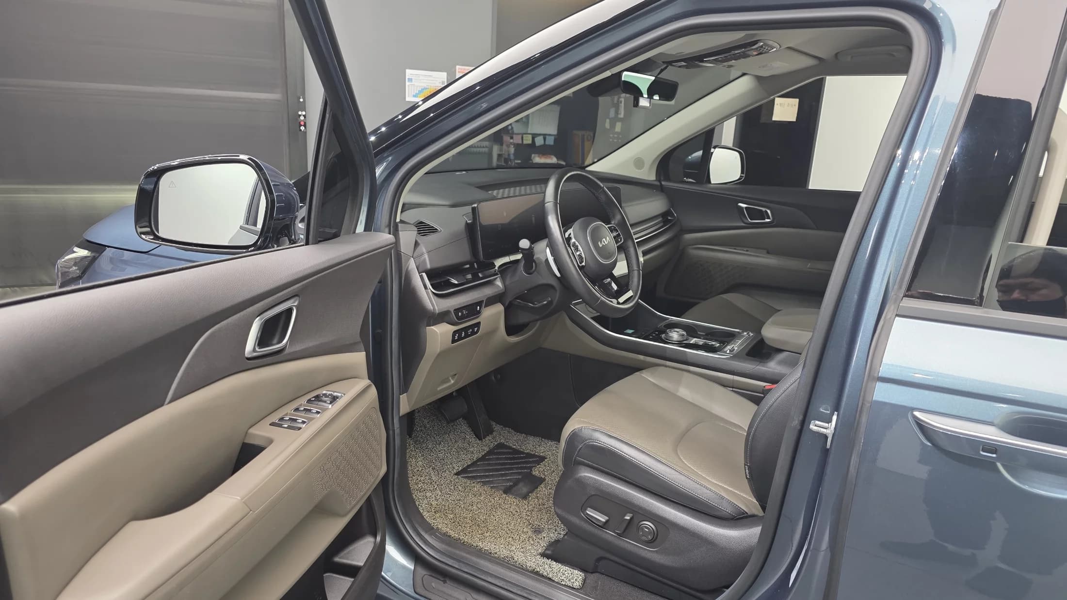 Kia Carnival 7-Seater Outdoor Noblesse, 2024 г. 36189 км. — фото 10