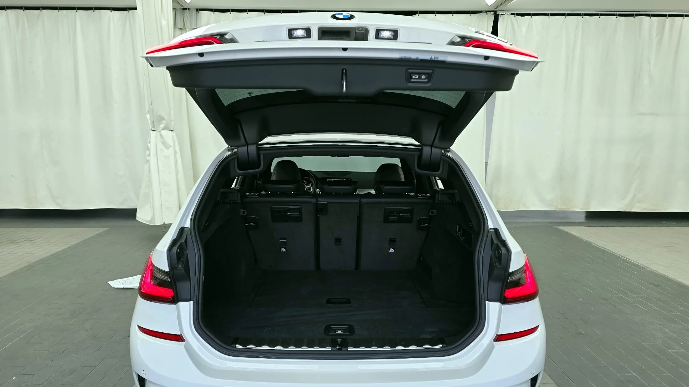 BMW 3-Series 320i Touring M Sports, 2022 г. 55530 км. — фото 20