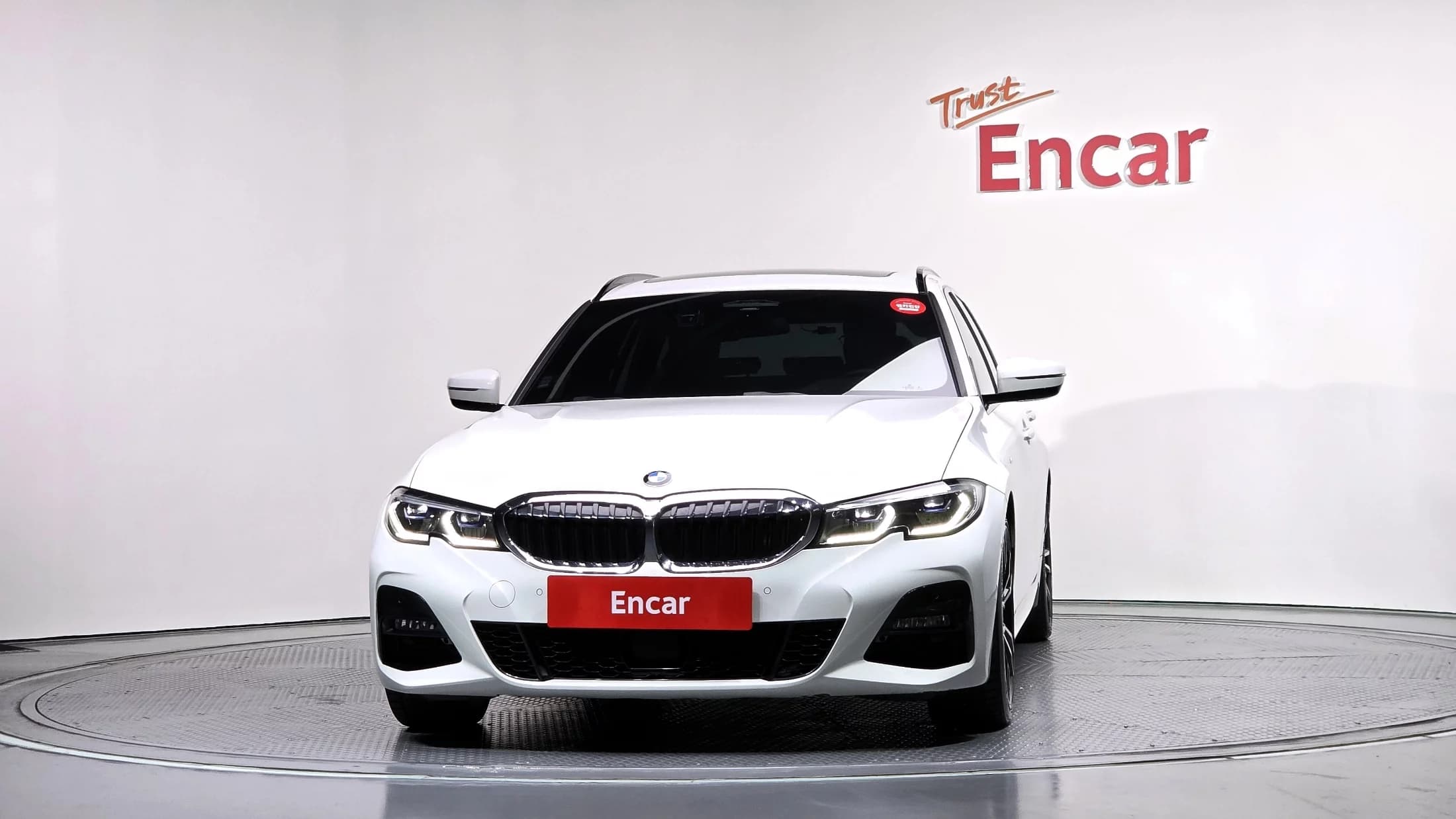 BMW 3-Series 320i Touring M Sports, 2022 г. 55530 км. — фото 3