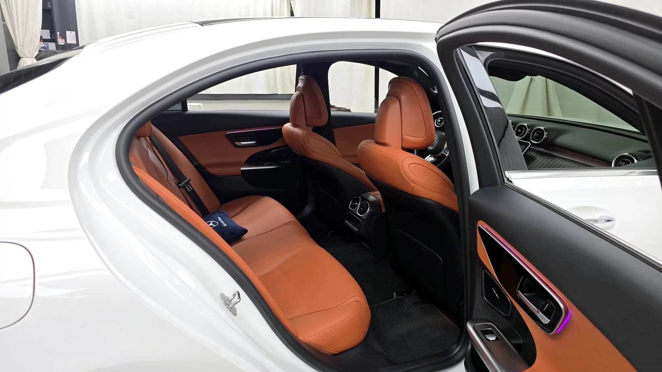 Mercedes-Benz C-Class C300 4MATIC Avantgarde, 2024 г. 31582 км. — фото 12