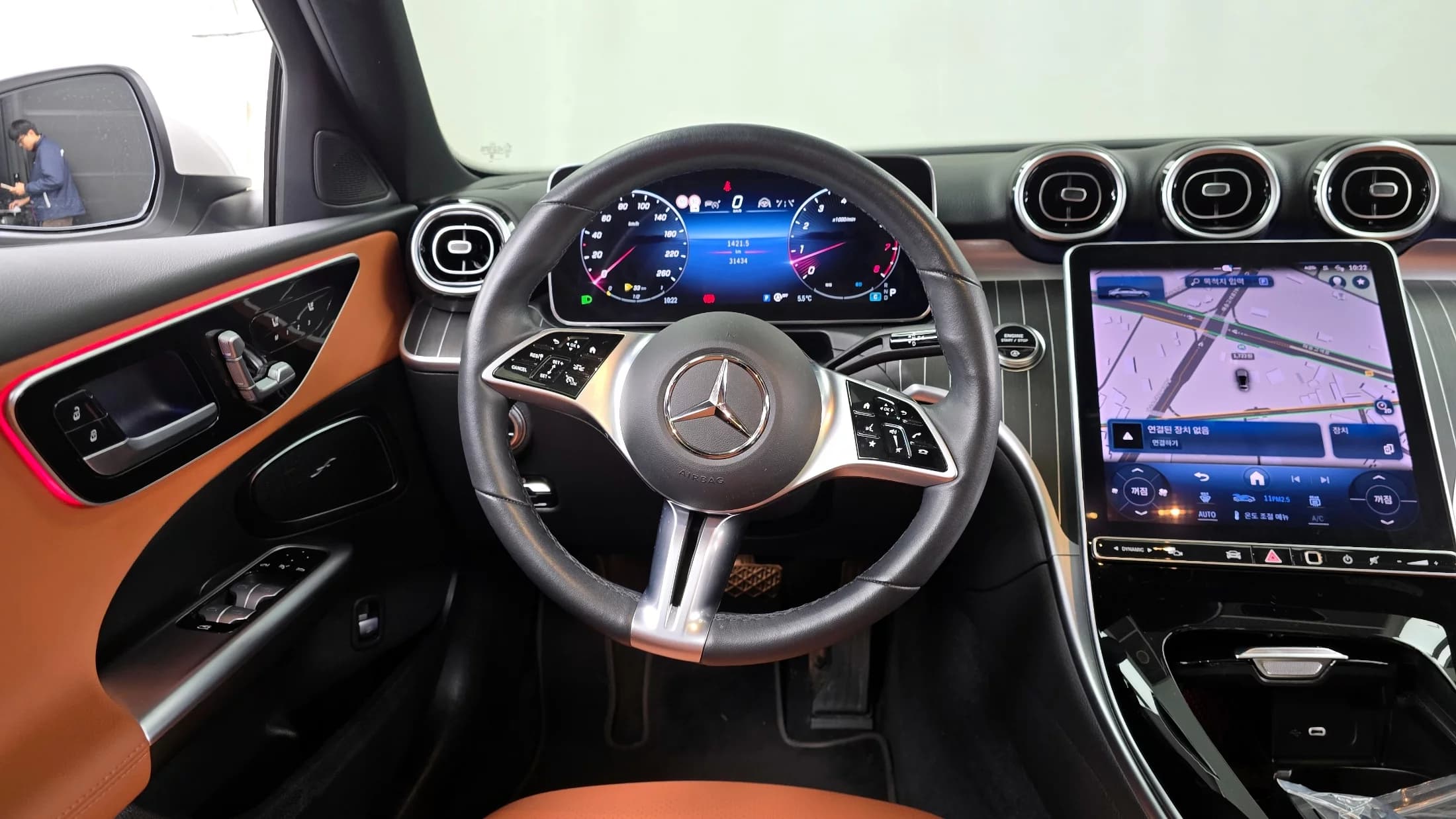 Mercedes-Benz C-Class C300 4MATIC Avantgarde, 2024 г. 31582 км. — фото 13