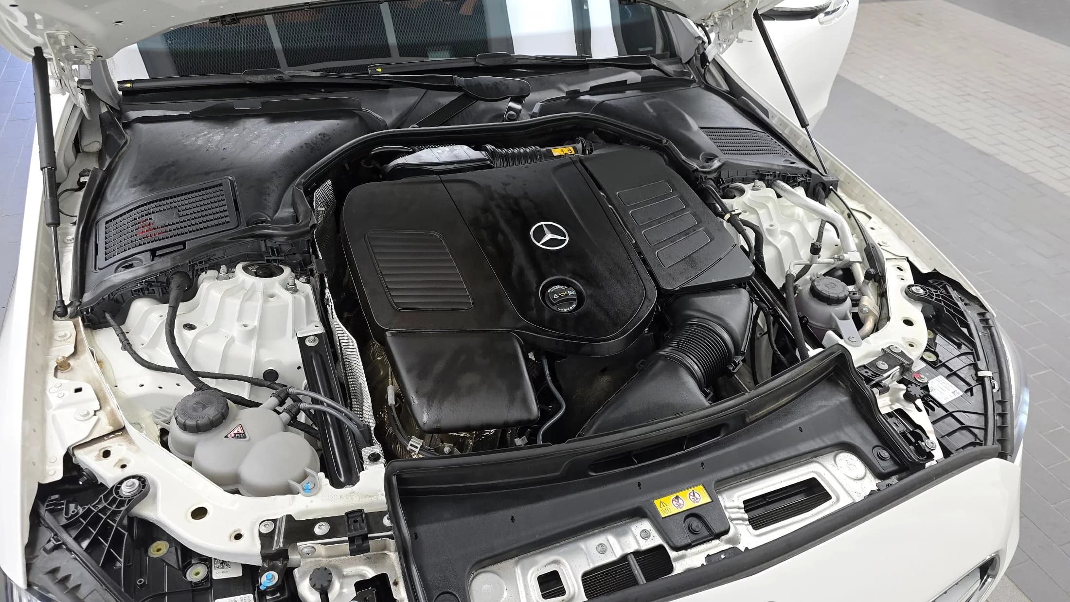 Mercedes-Benz C-Class C300 4MATIC Avantgarde, 2024 г. 31582 км. — фото 6