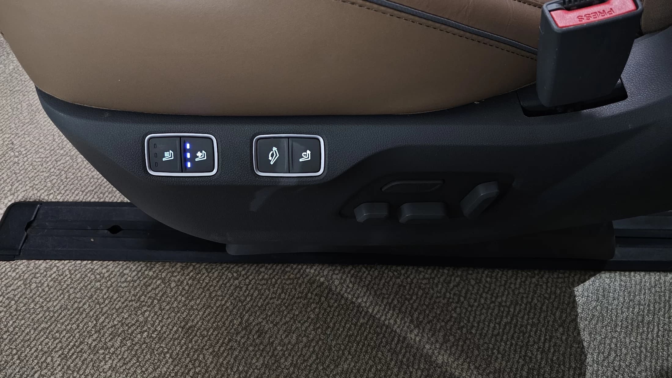 Hyundai Staria Lounge 7-Seater Inspiration, 2022 г. 62654 км. — фото 19
