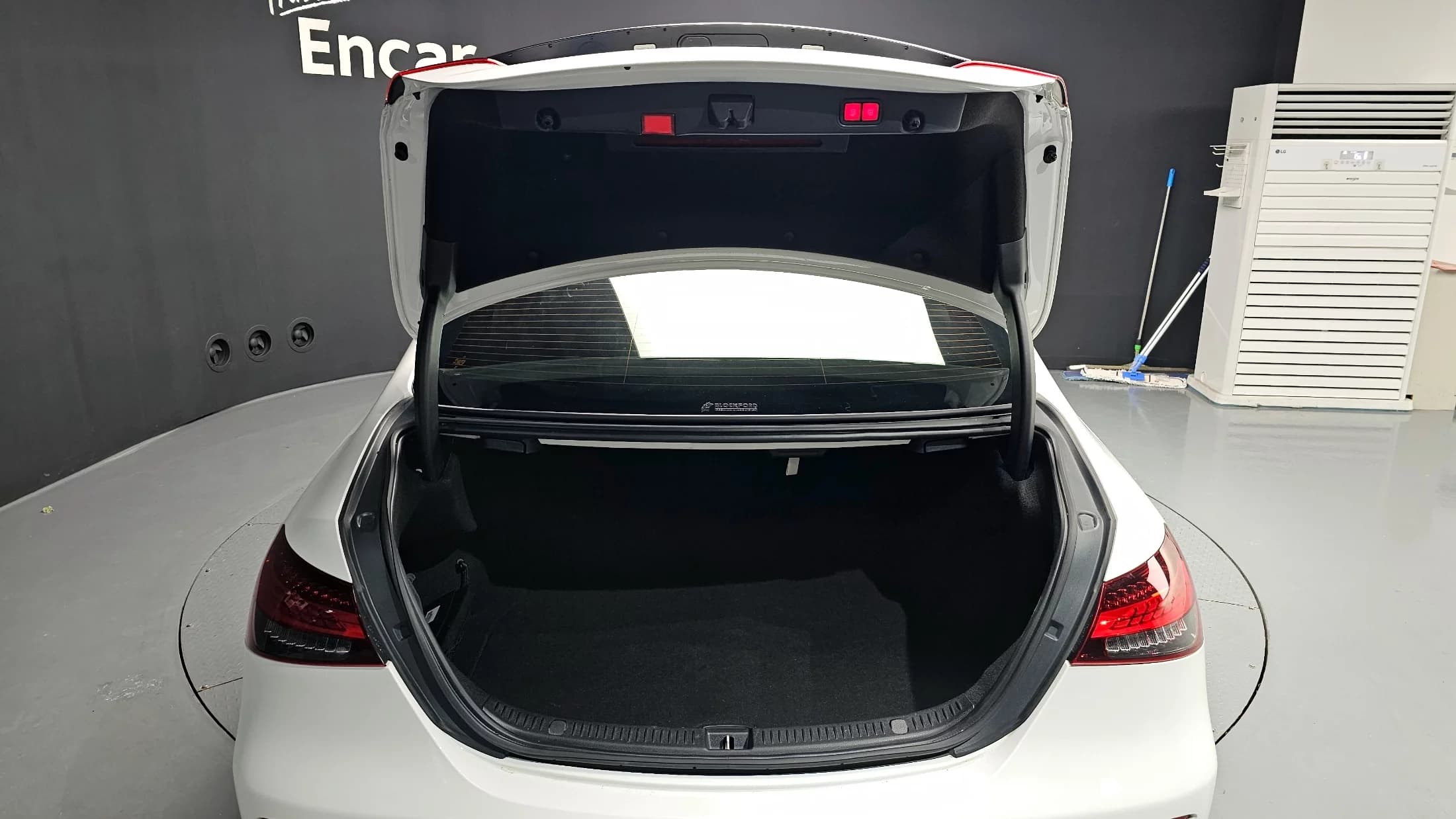 Mercedes-Benz E-Class E220d 4MATIC AMG Line, 2022 г. 91581 км. — фото 20
