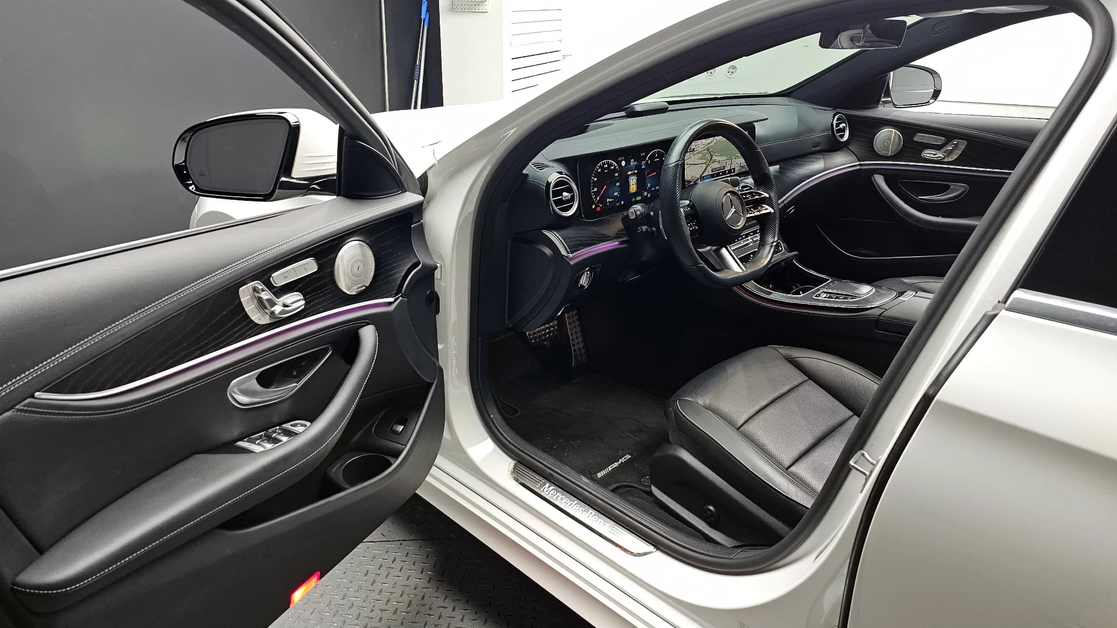 Mercedes-Benz E-Class E220d 4MATIC AMG Line, 2022 г. 91581 км. — фото 10