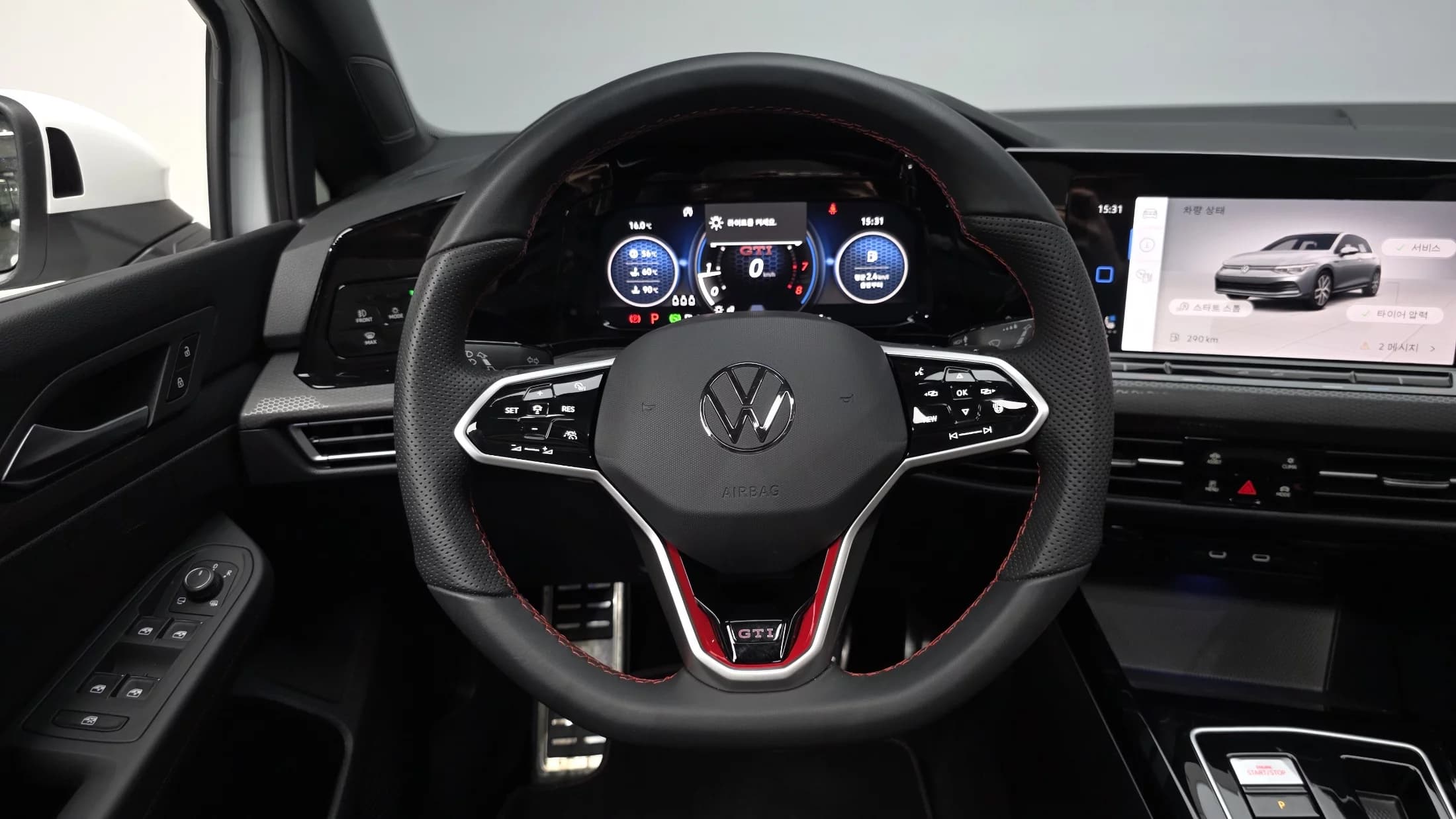 Volkswagen GOLF 2.0 GTI, 2024 г. 5107 км. — фото 13