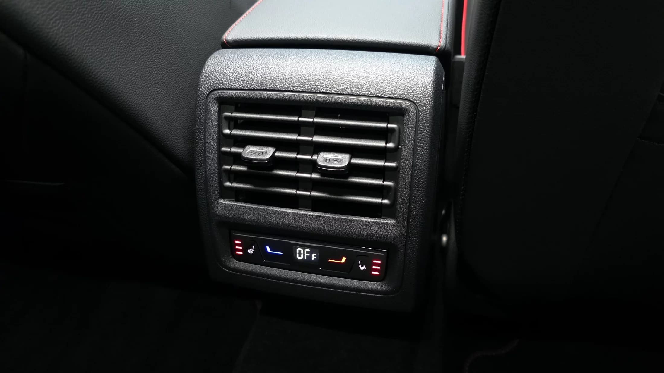 Volkswagen GOLF 2.0 GTI, 2024 г. 5107 км. — фото 18