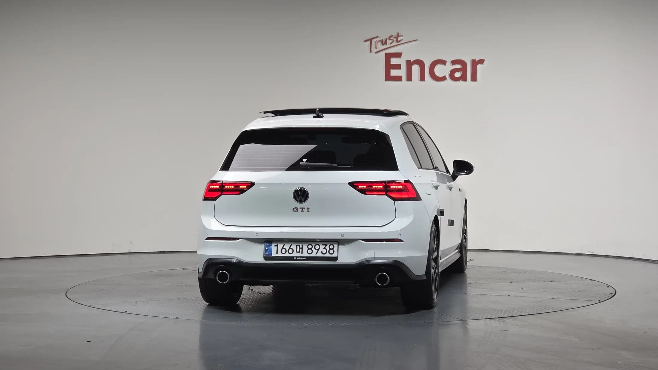 Volkswagen GOLF 2.0 GTI, 2024 г. 5107 км. — фото 4
