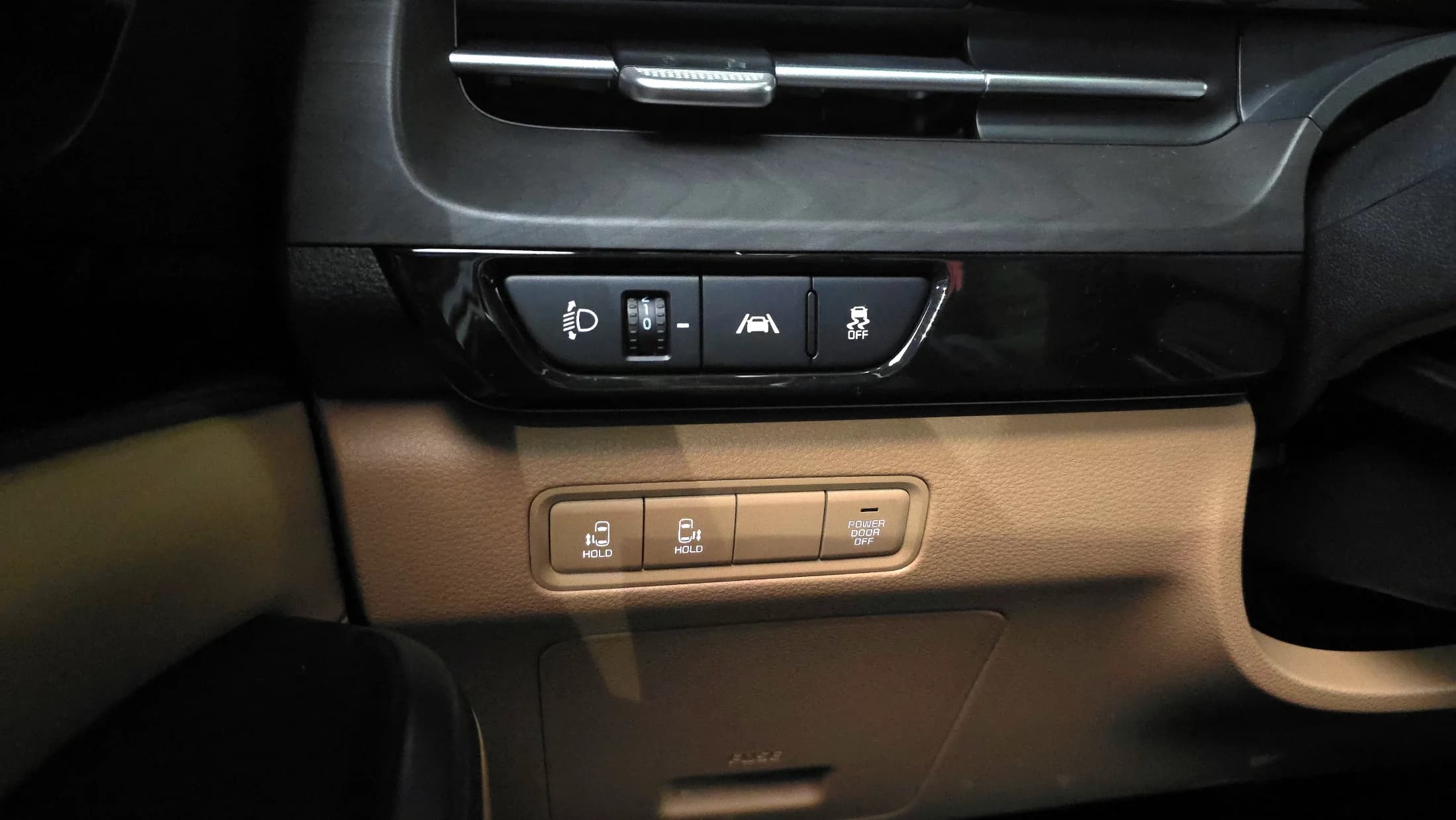 Kia Carnival 9-Seater Prestige, 2021 г. 49758 км. — фото 17