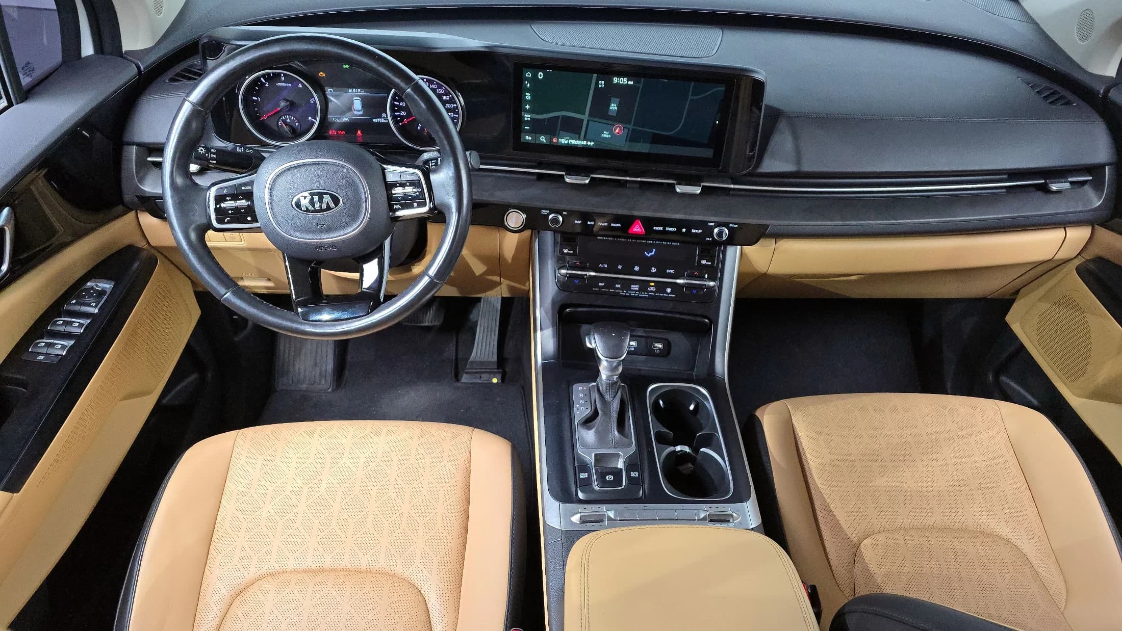 Kia Carnival 9-Seater Prestige, 2021 г. 49758 км. — фото 7