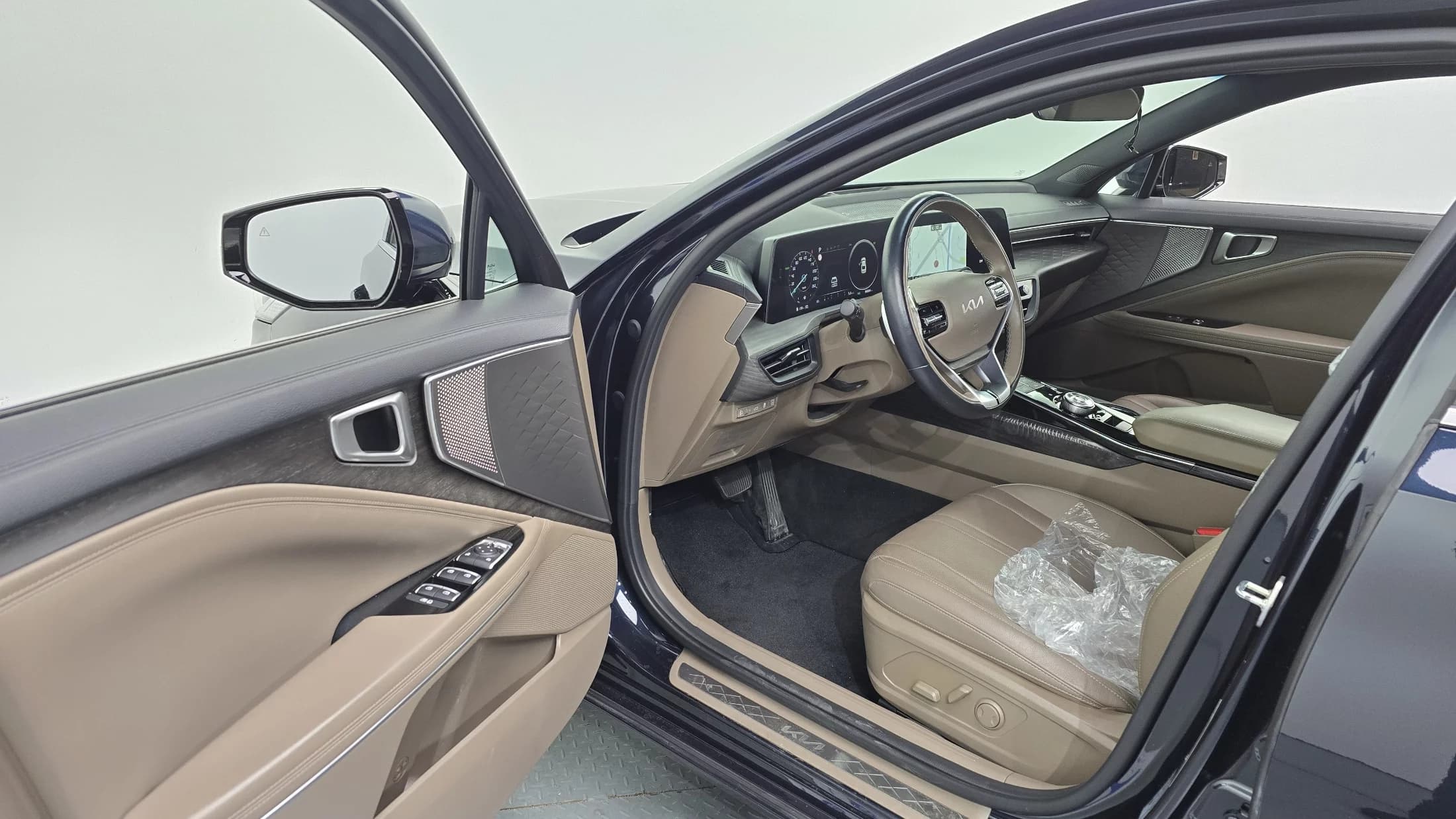 Kia K8 Noblesse Lite, гибрид, 2021 г. 88814 км. — фото 10