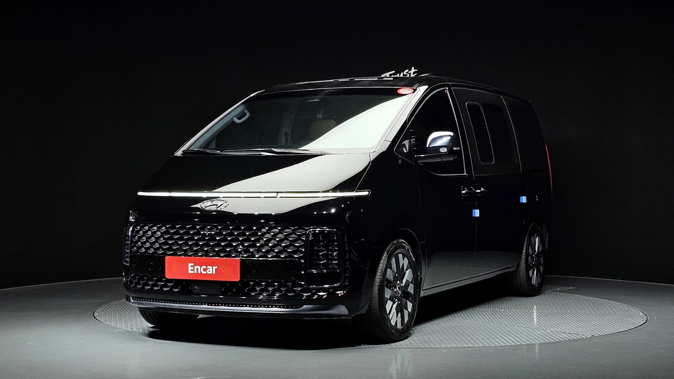 Hyundai Staria Lounge 9-Seater Inspiration, 2023 г. 74823 км. — фото 2