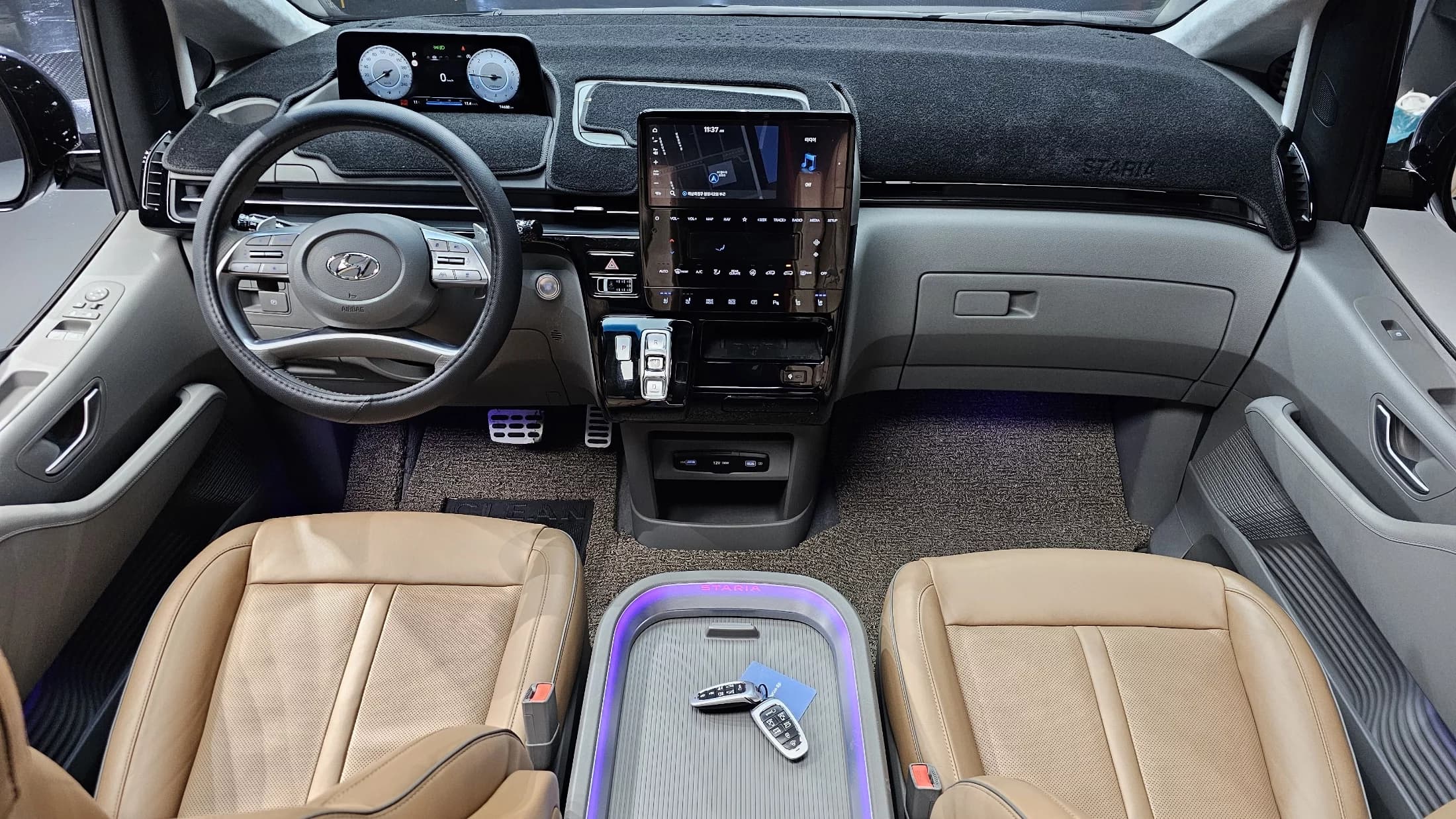 Hyundai Staria Lounge 9-Seater Inspiration, 2023 г. 74823 км. — фото 7