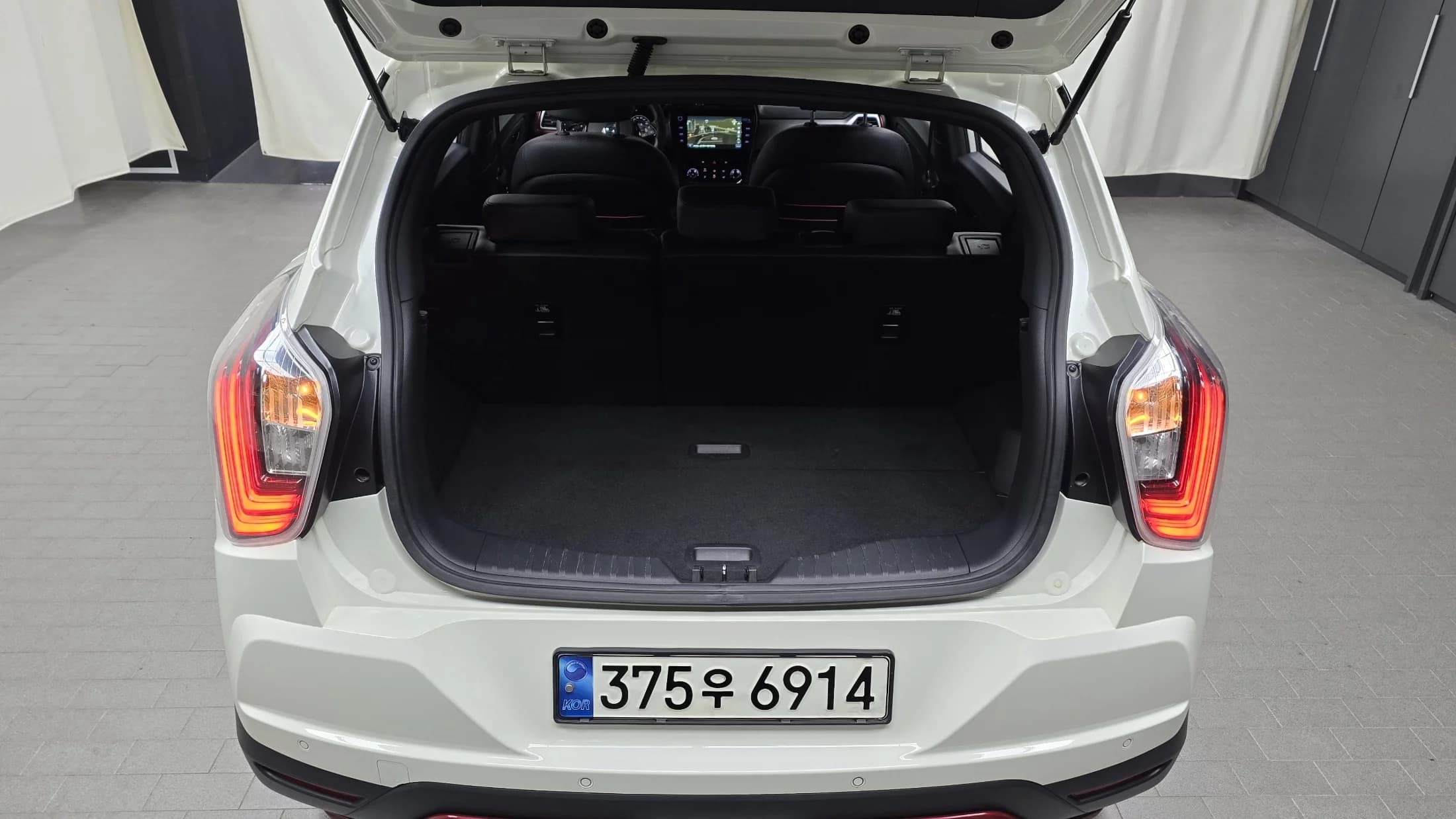 SsangYong TIBOLI Gasoline 1.5 2WD R-PLUS White, 2021 г. 32215 км. — фото 20