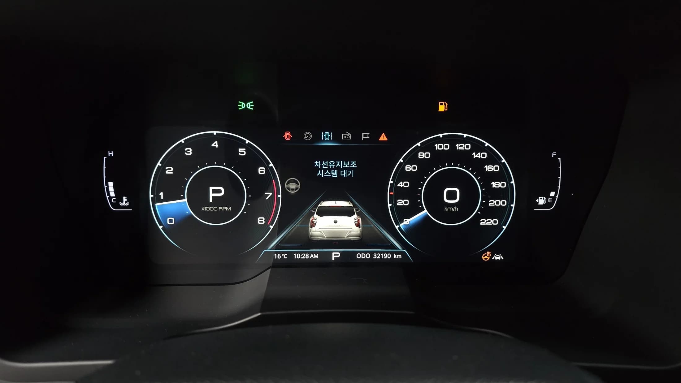SsangYong TIBOLI Gasoline 1.5 2WD R-PLUS White, 2021 г. 32215 км. — фото 8