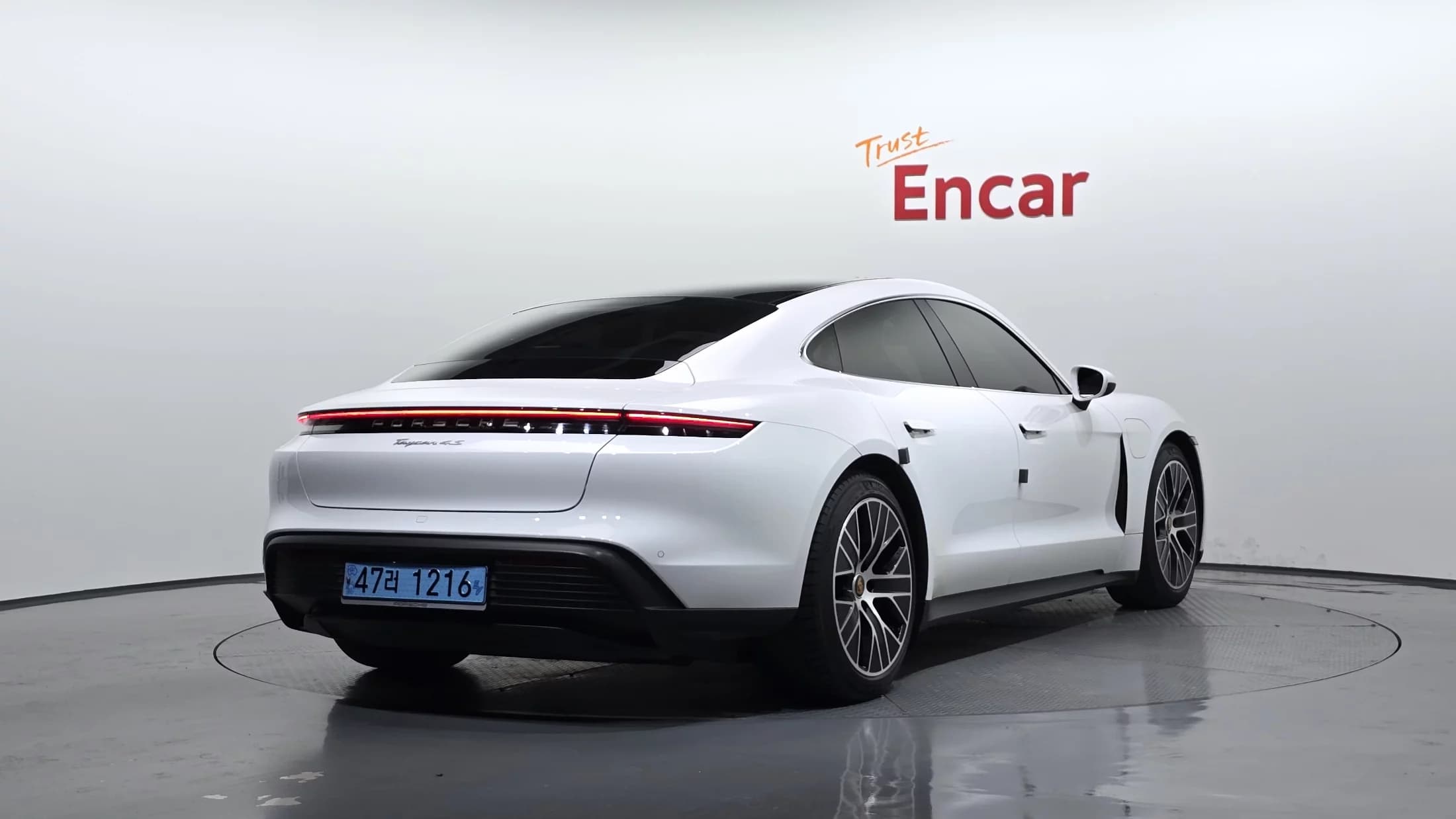 Porsche TAYCAN 4S, электромобиль, 2021 г. 70192 км. — фото 2