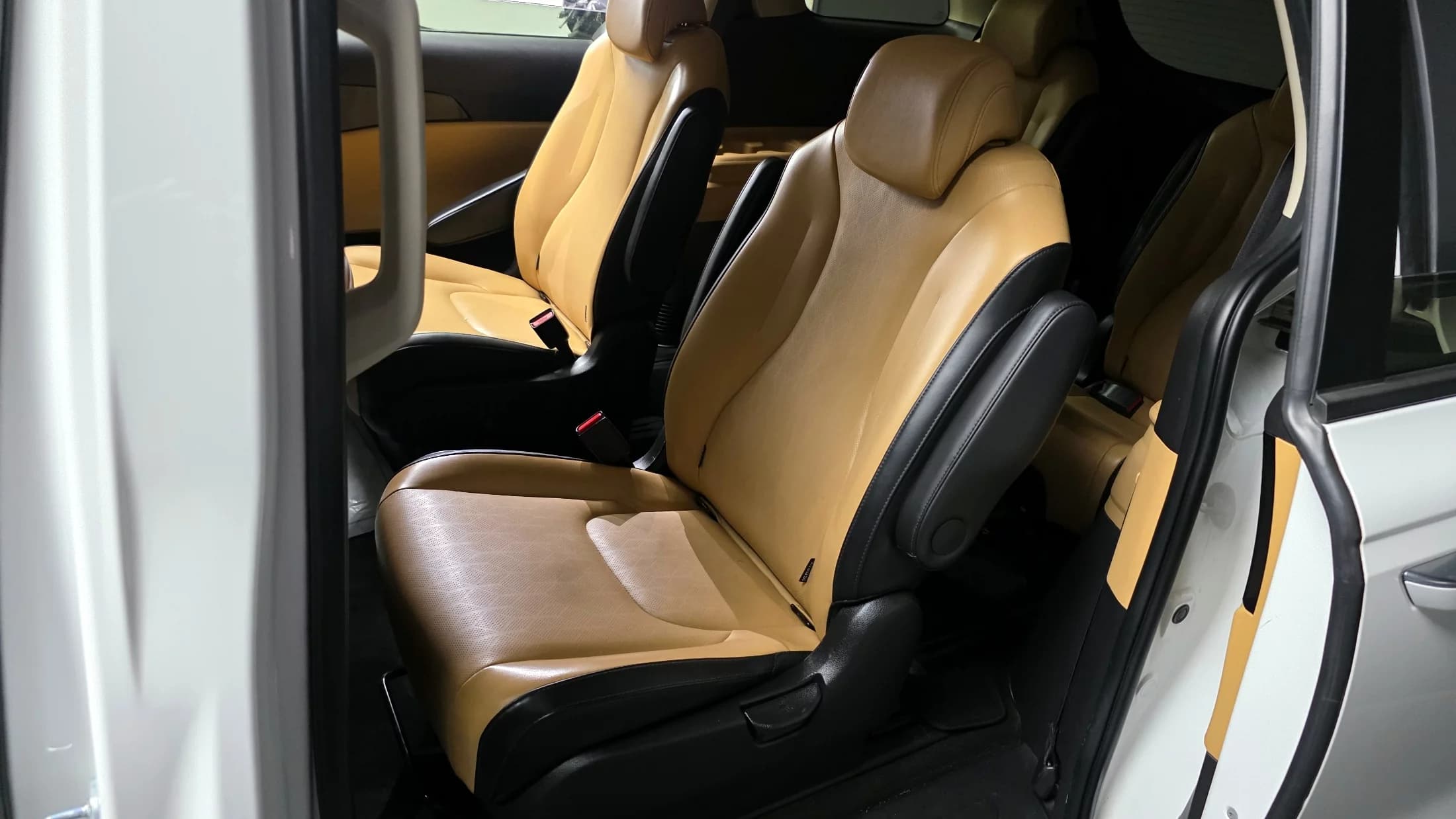 Kia Carnival Gasoline 9-Seater Prestige, 2022 г. 81549 км. — фото 11