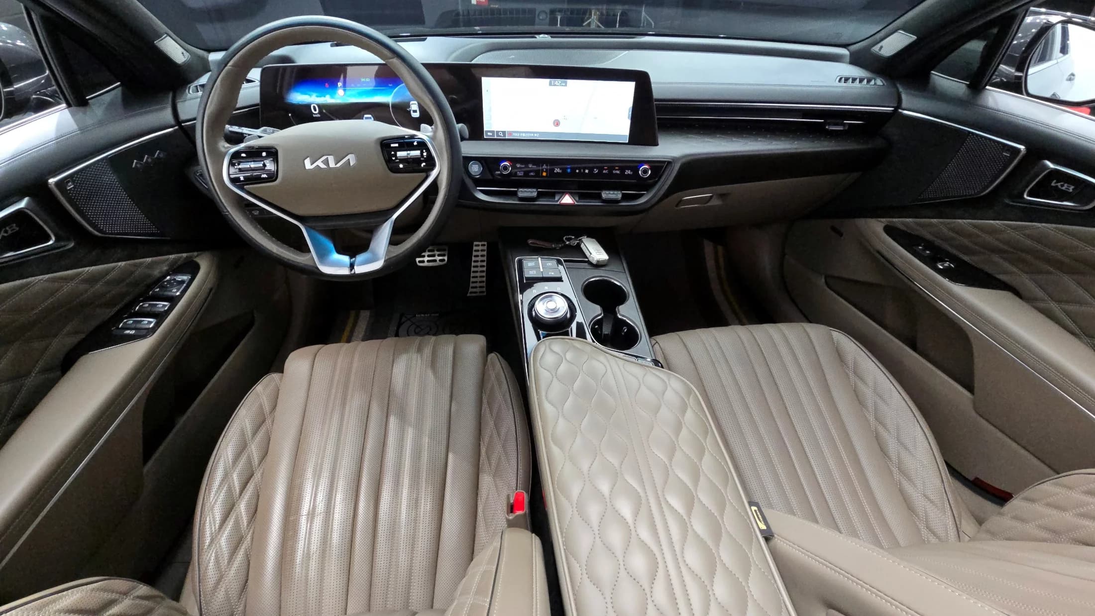 Kia K8 3.5 Gasoline 4WD Platinum, 2022 г. 28304 км. — фото 7