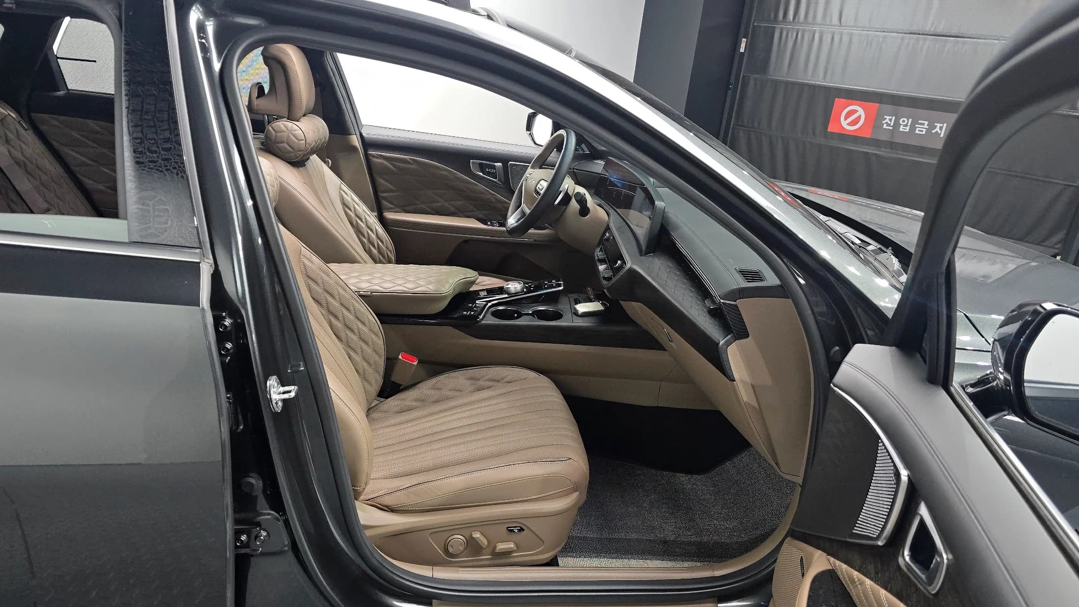 Kia K8 3.5 Gasoline 4WD Platinum, 2022 г. 28304 км. — фото 10