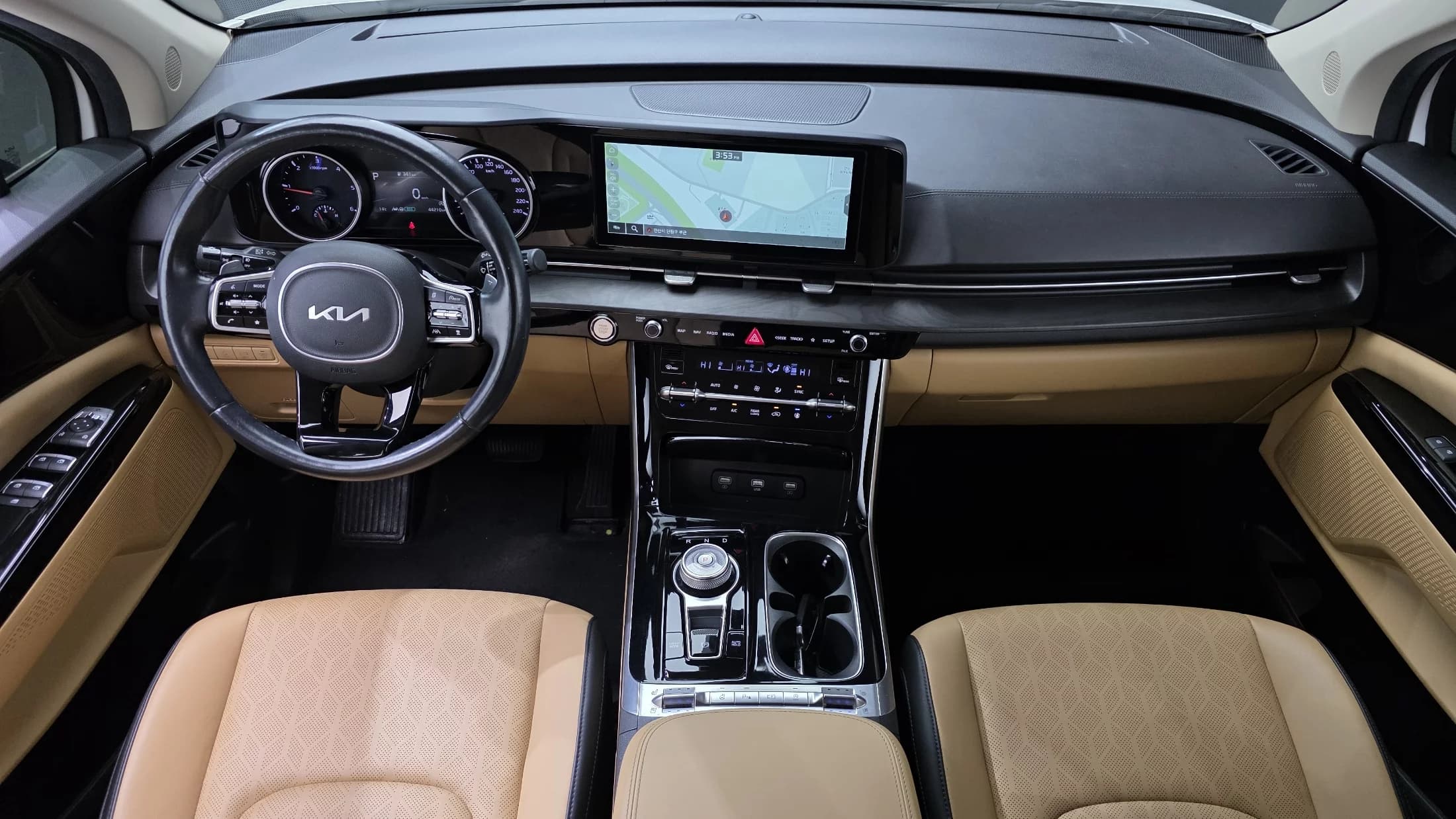 Kia Carnival 9-Seater Noblesse, 2021 г. 44301 км. — фото 7