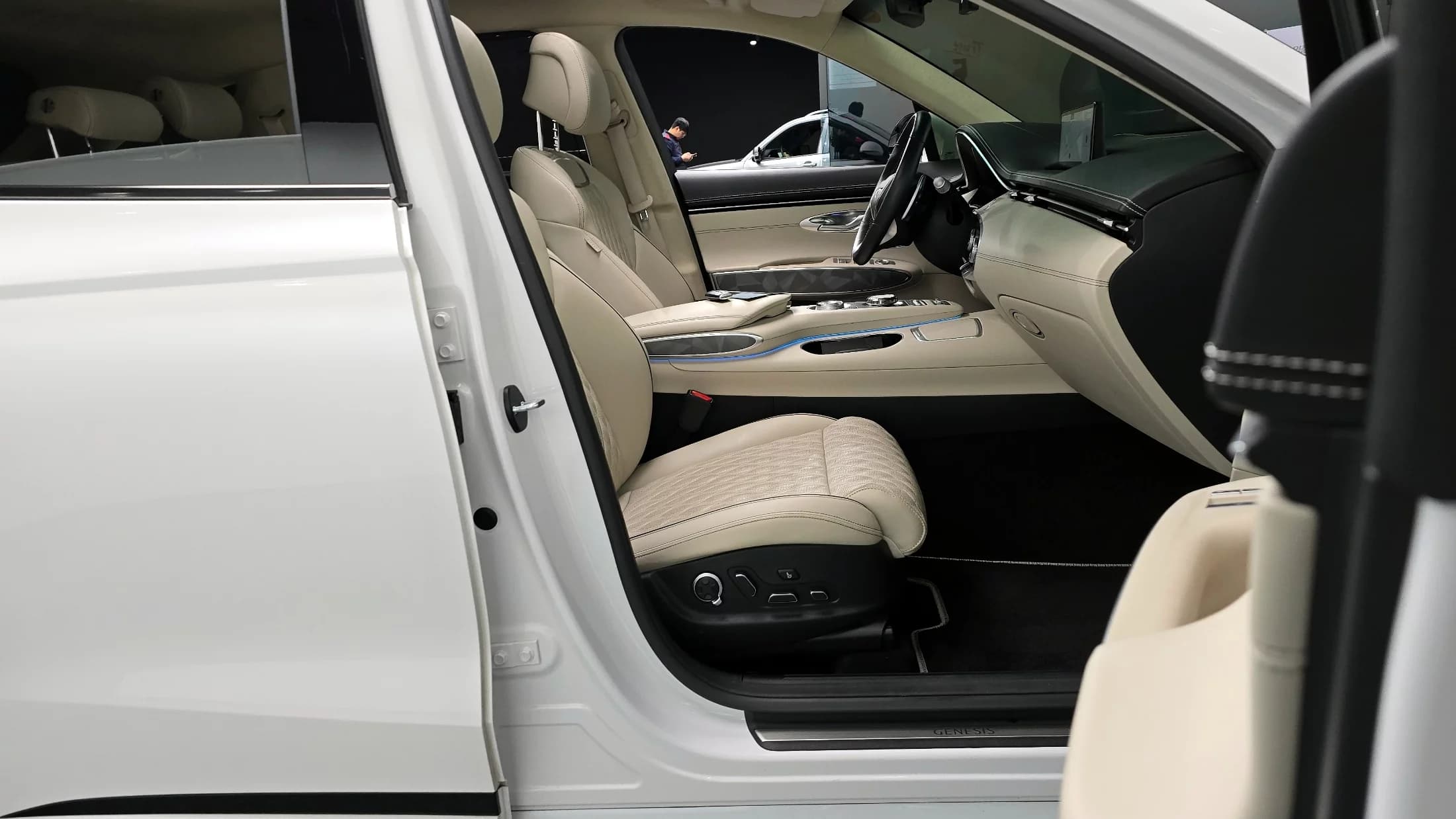 Genesis GV70 2.5T Gasoline AWD, 2023 г. 46959 км. — фото 11