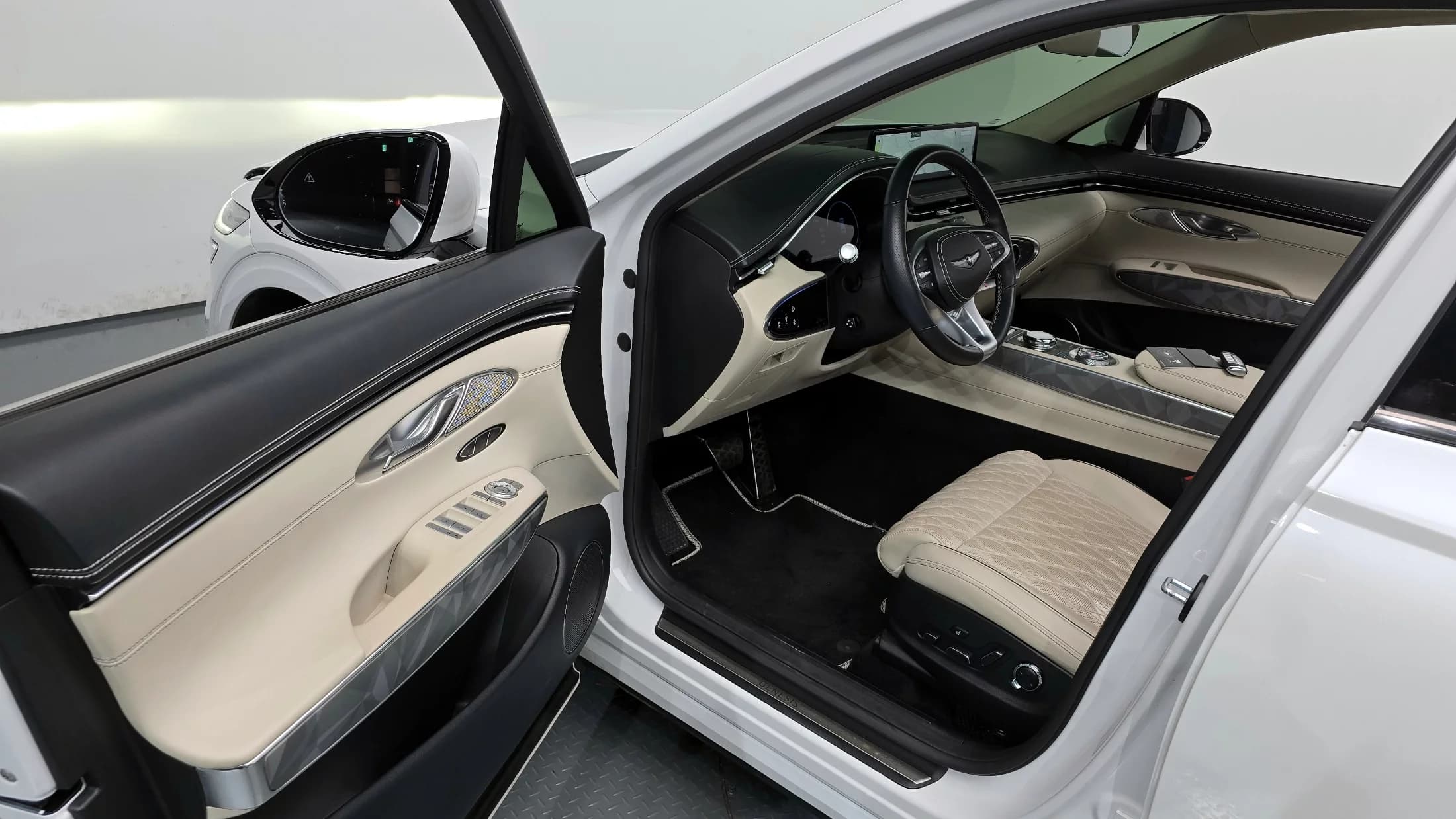 Genesis GV70 2.5T Gasoline AWD, 2023 г. 46959 км. — фото 10