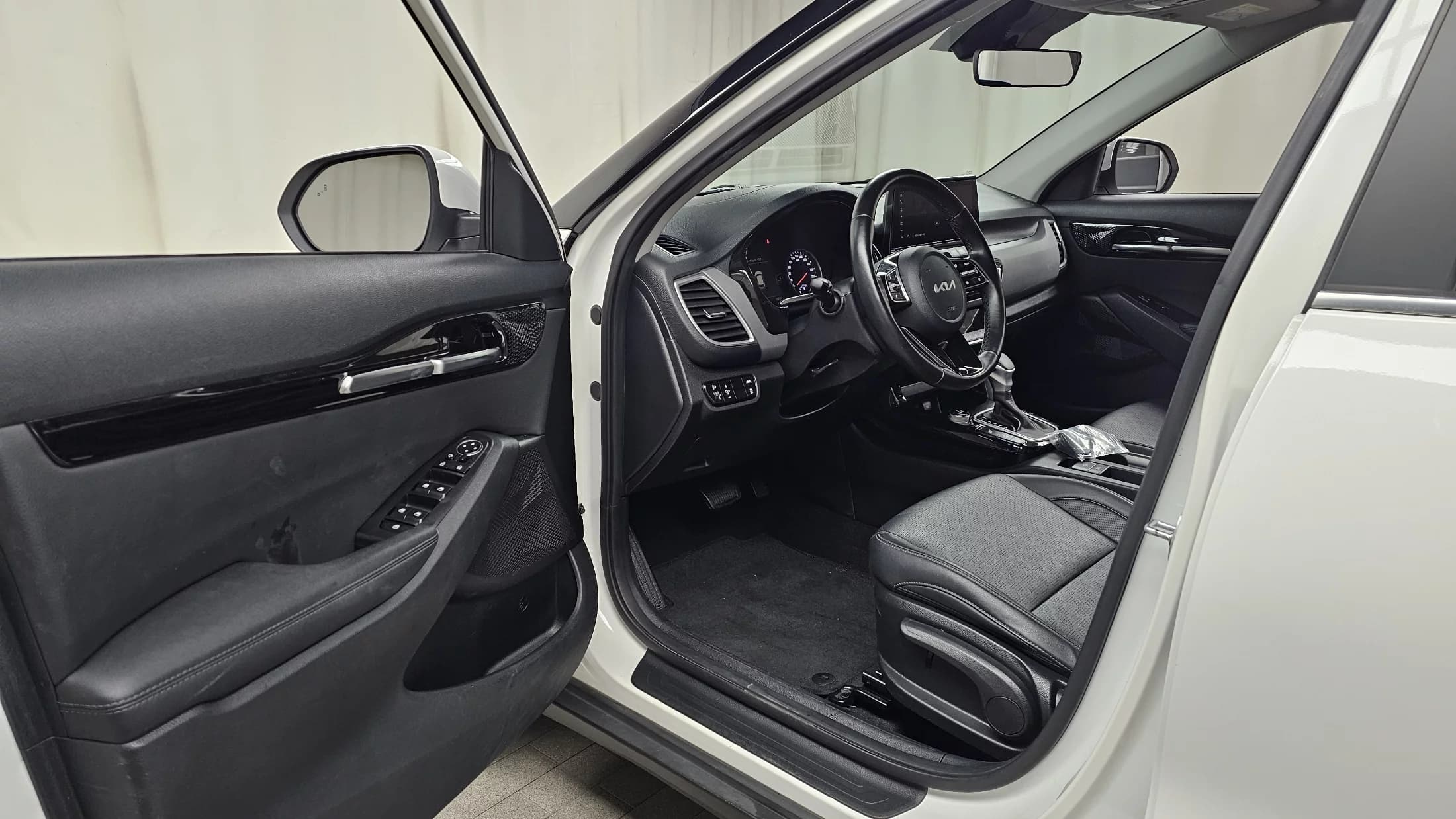 Kia Seltos Gasoline 1.6 Turbo 2WD Trendy, 2022 г. 93132 км. — фото 10