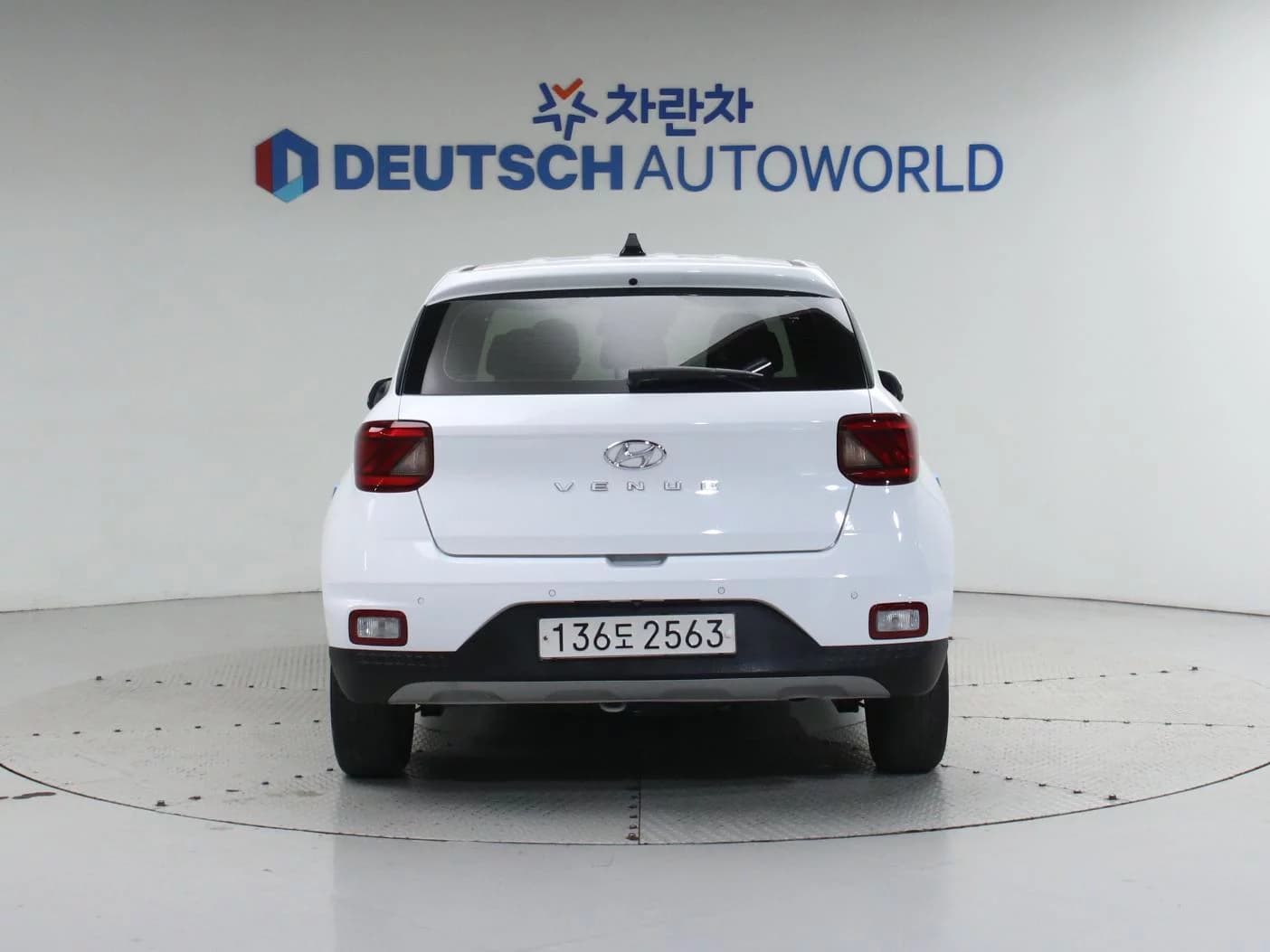Hyundai Venue 1,6 Premium, 2023 г. 54072 км. — фото 4