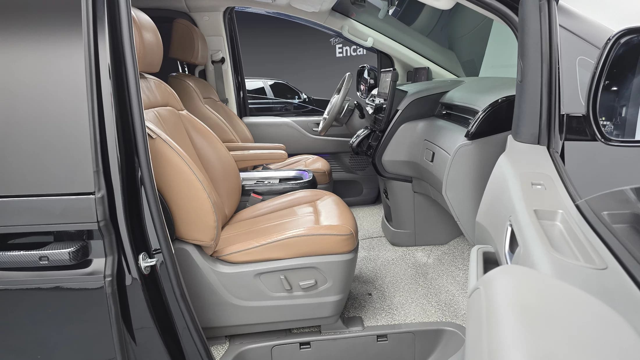 Hyundai Staria Lounge 7-Seater Inspiration, 2022 г. 213669 км. — фото 10